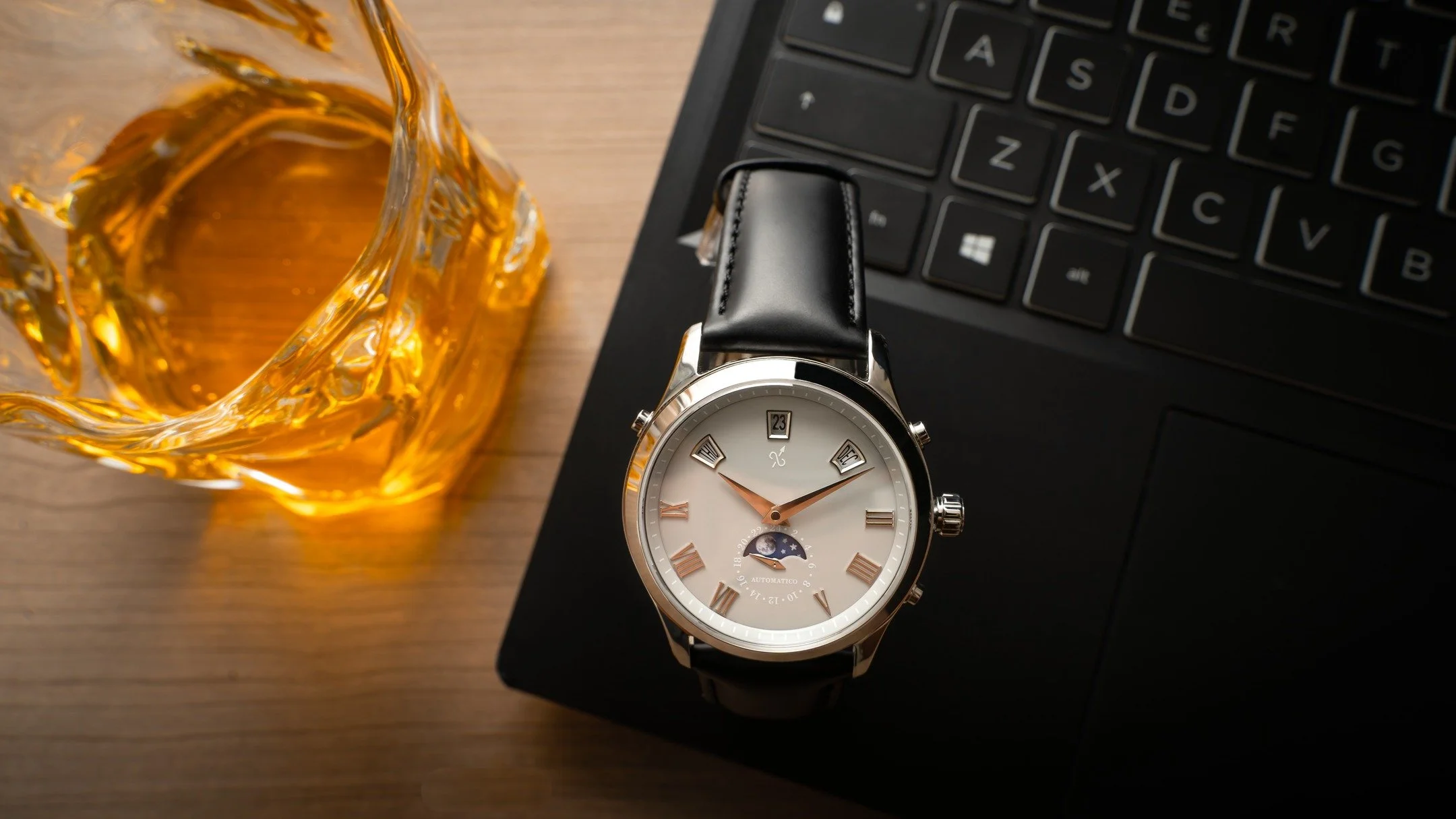 The perfect way to take a break from work?

#kickstartercampaign #newwatchbrand #newwatchalert #axonwatches #origo #mechanicalwatch #complicationwatches #watchlaunch #kickstarter #watchcollection #kickstarterwatch