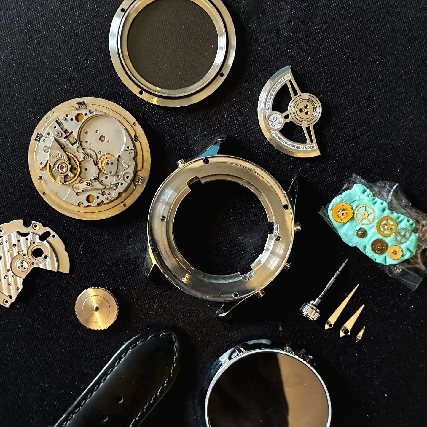 Sneak peek into some parts of Axon Origo, less than 7 days until launch!

#KickstarterLaunch #newwatchalert #NewWatchBrand #axonwatches #microbrandwatch