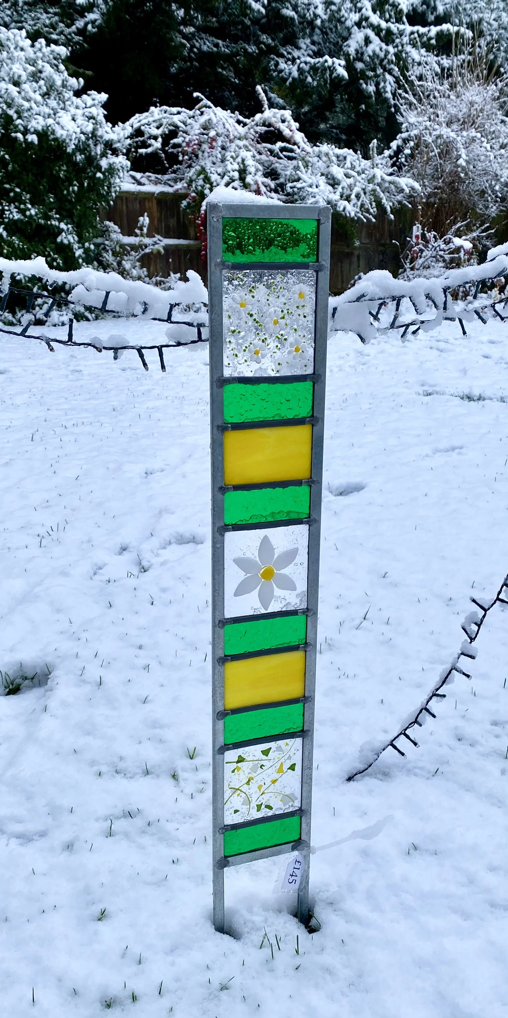 Yellow and green daisy garden panel