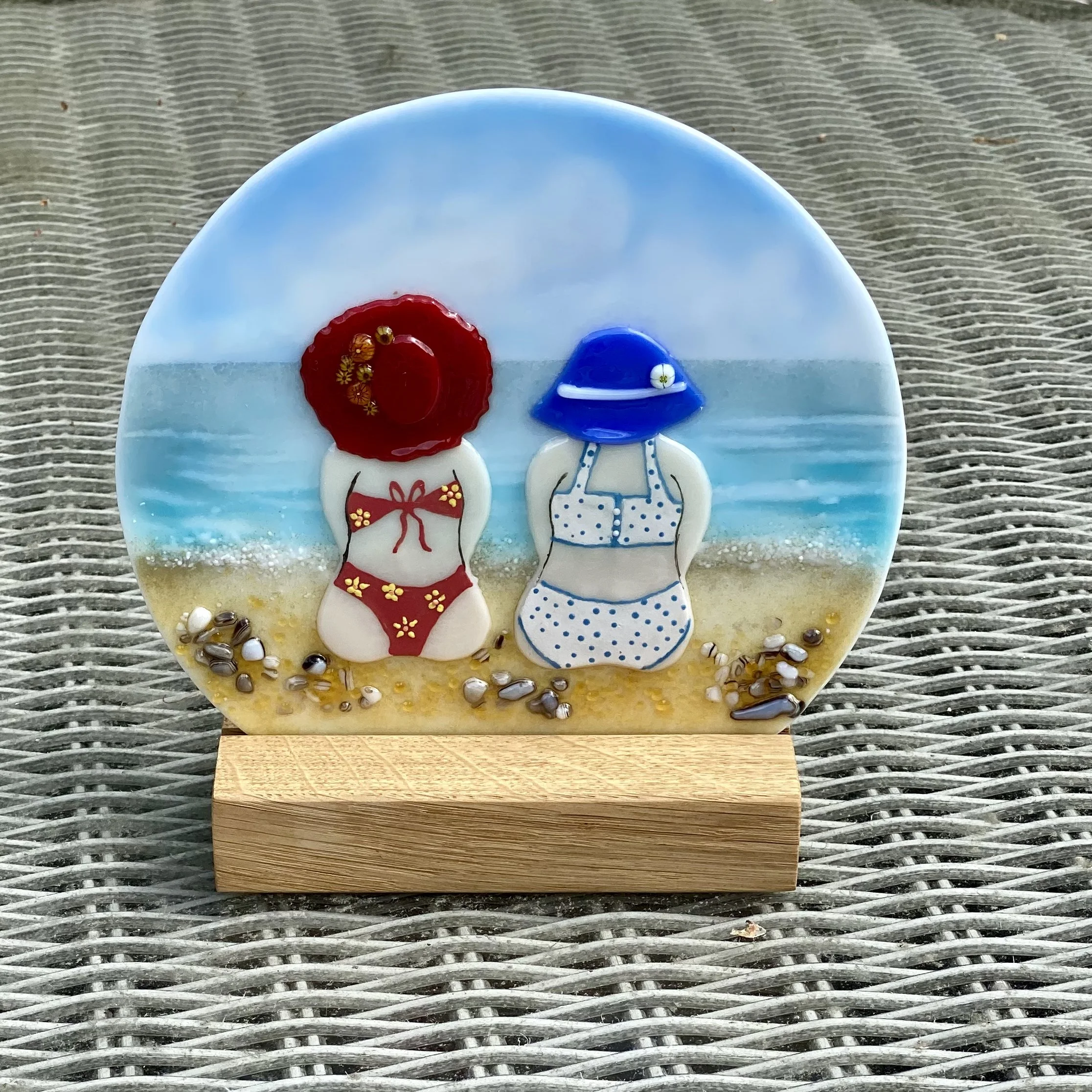 2 Beach Babes with Oak Stand