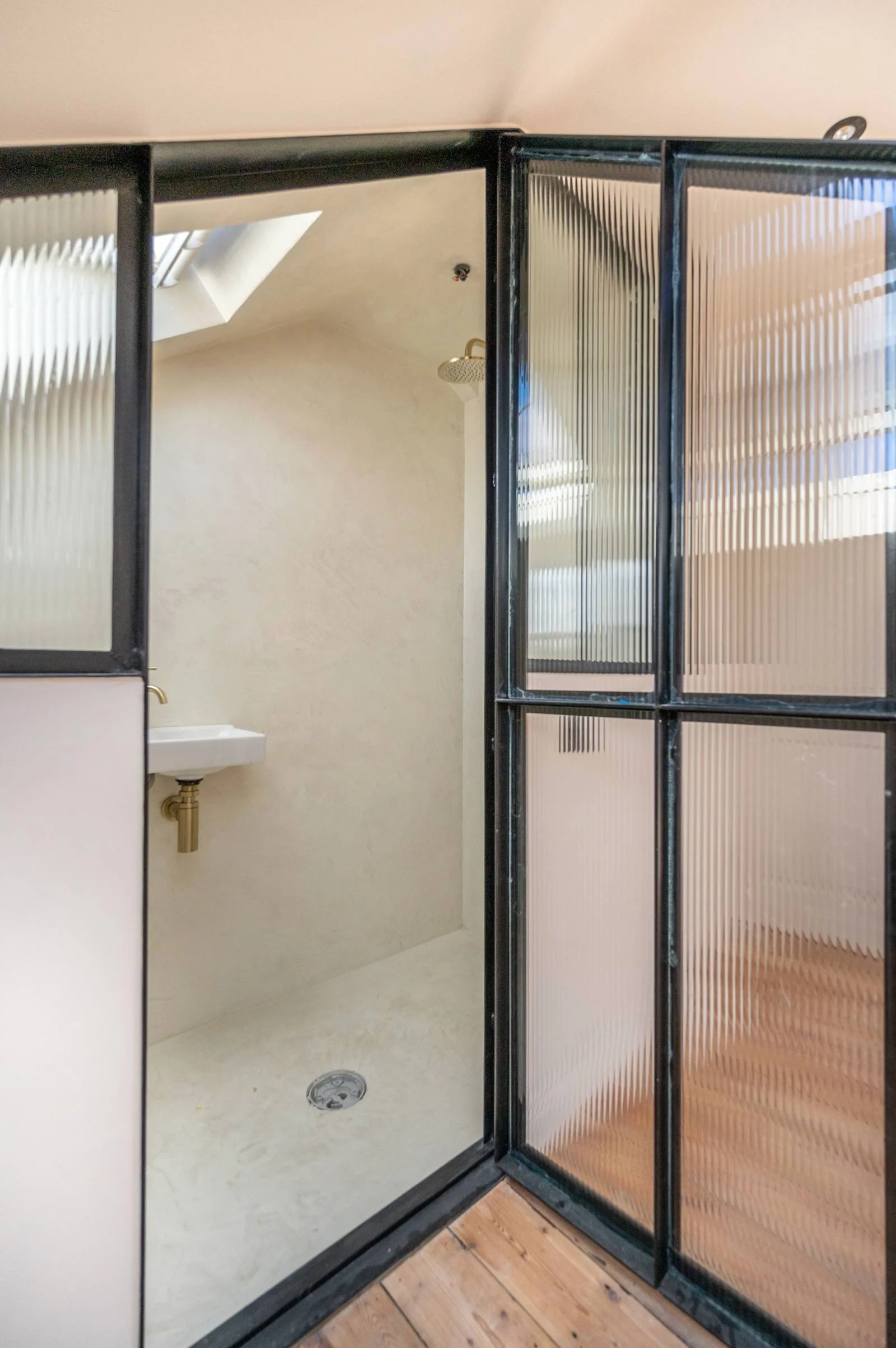 113 Geere Road - Loft En suite.jpeg