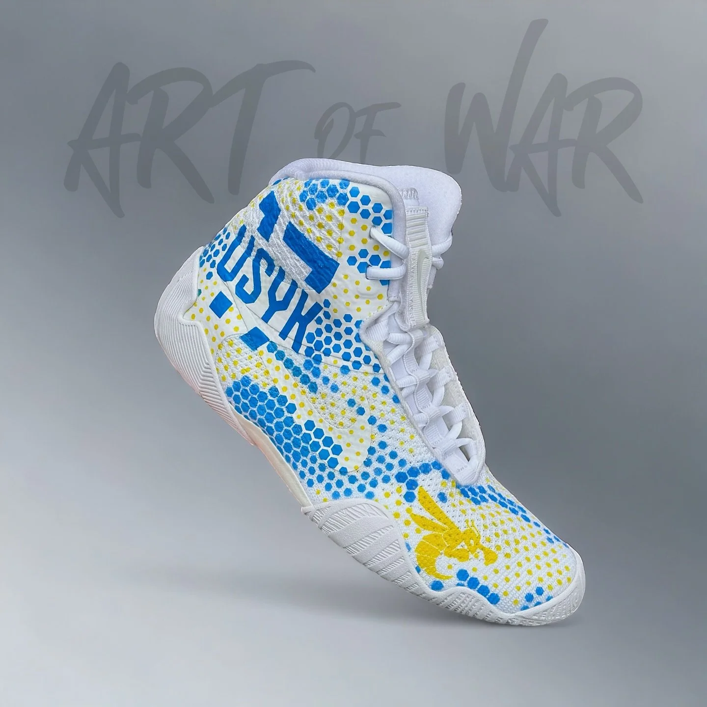@usykaa | Circa 2023
A pair created for camp that never made it to the feed 
Nike tawa with a Honeycomb @rtfight_com design 

#Usyk #CustomBoots #ArtOfWarStudio #BoxingBoots #NikeMachomai #RingReady #FightCamp #OneOfOne #BoxingCraft #BespokeDesign #M