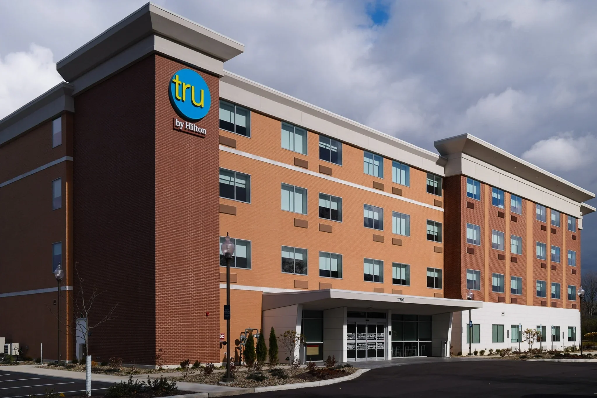 Tru - Middleburg Heights