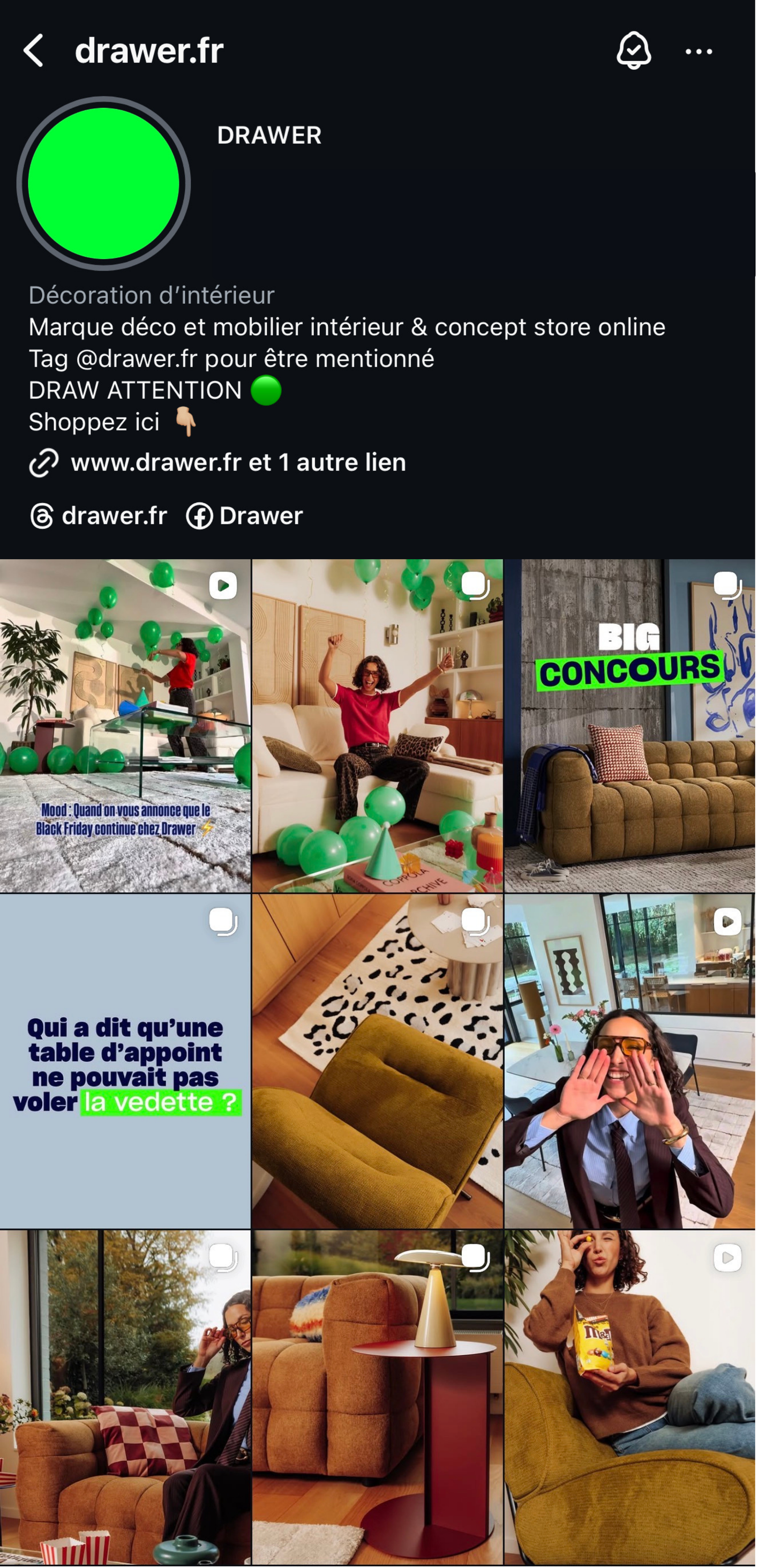 Une série de photos montrant des intérieurs de salon, des meubles et des décorations avec des personnes qui jouent avec des ballons verts. Certaines images incluent du texte en français, comme "Big Concours" et "Qui a dit qu'une table d'appoint ne pouvait pas voler la vedette ?".