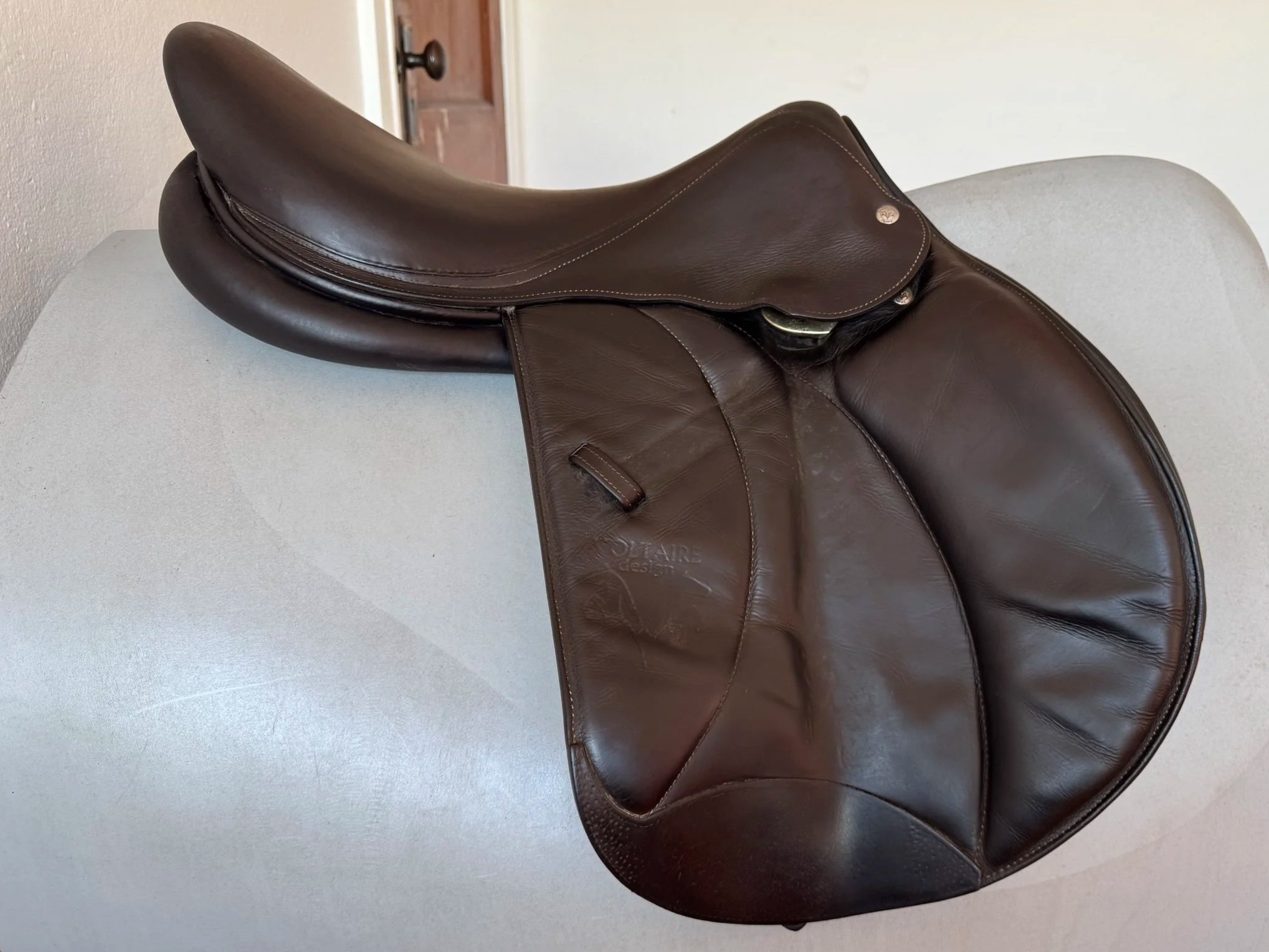 18" Voltaire Stuttgart PRO Saddle - 2018 - 3A - Full Buffalo - Right View 2
