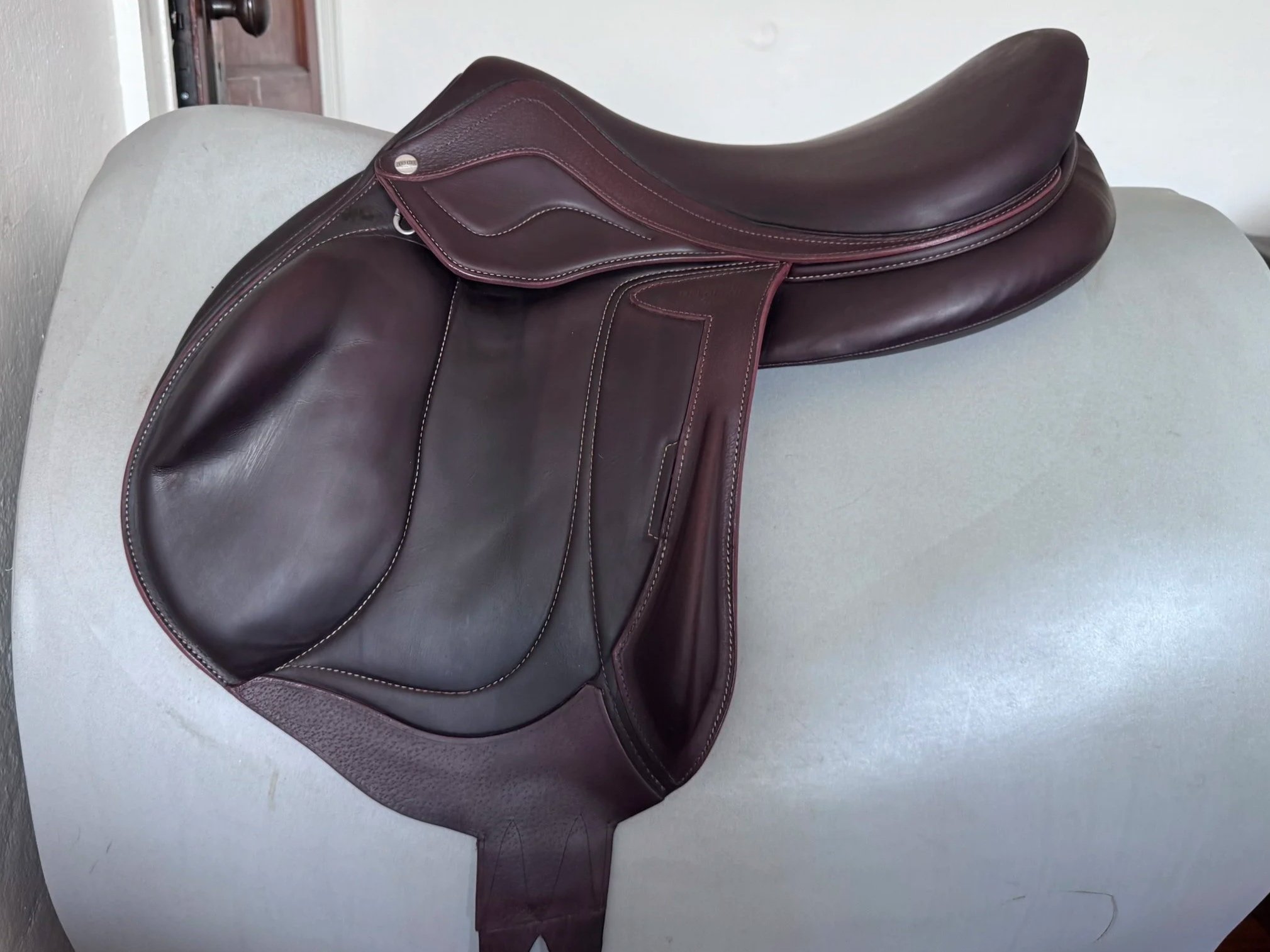 18" Devoucoux Chiberta Lab Monoflap Saddle - 2022 - 3AA - Full Buffalo - Left View 3