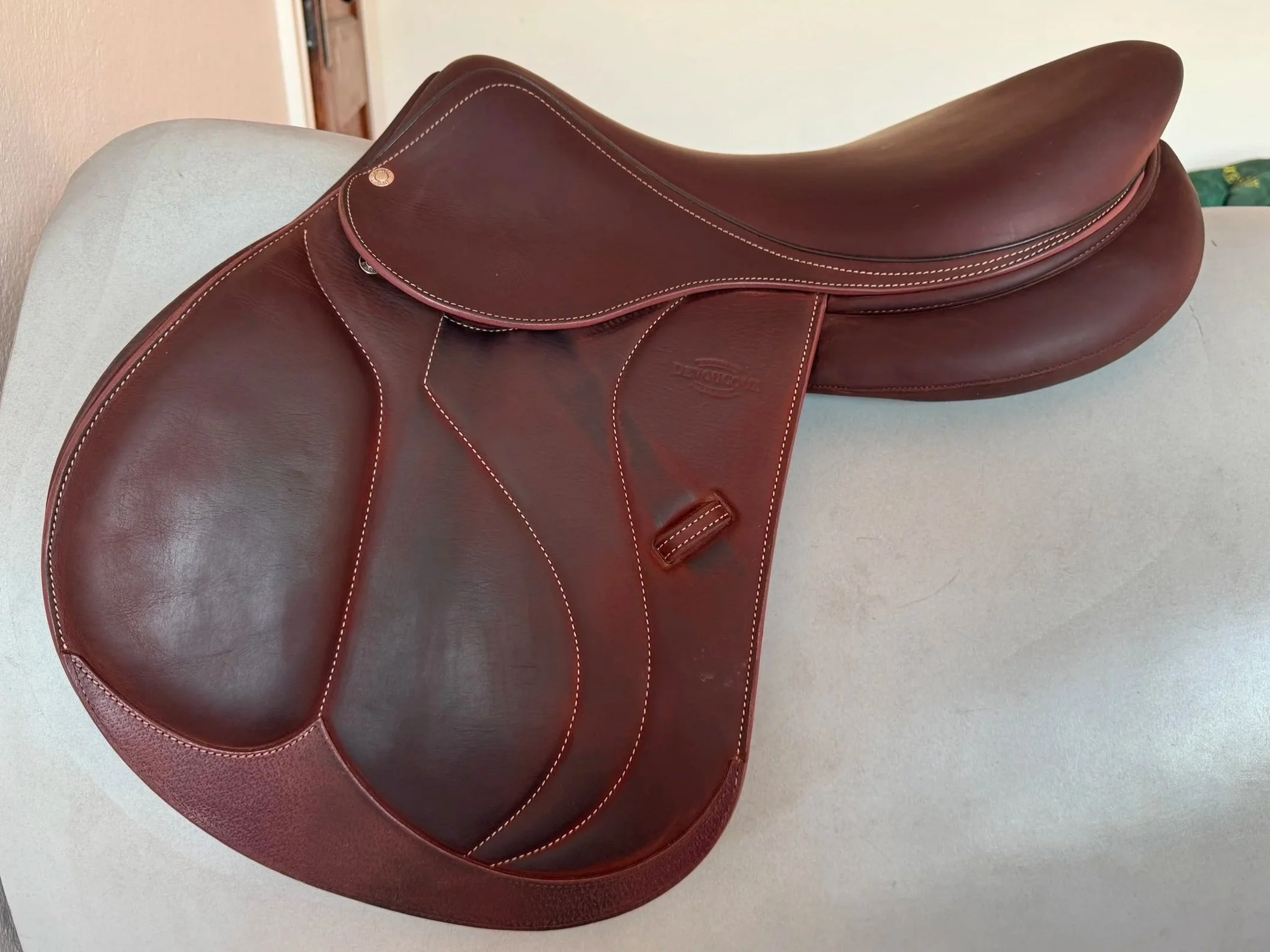 18" Devoucoux Biarritz O Saddle - 2023 - 2A - MINT - LIKE NEW - Left View 3