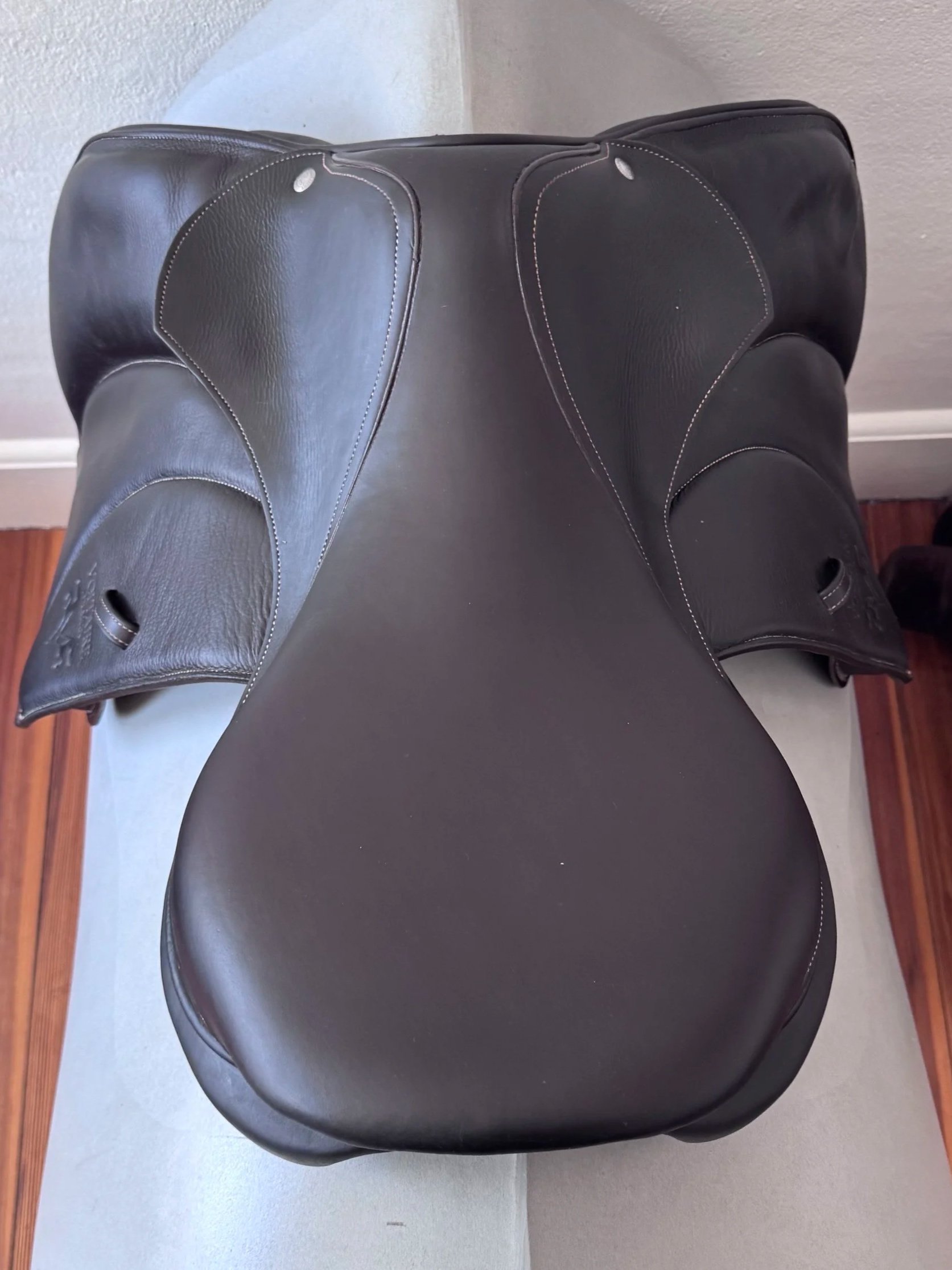 18" Voltaire Palm Beach E PRO Saddle - 2023 - 2A - Full Buffalo - EQUISENSE TECH - Seat 3