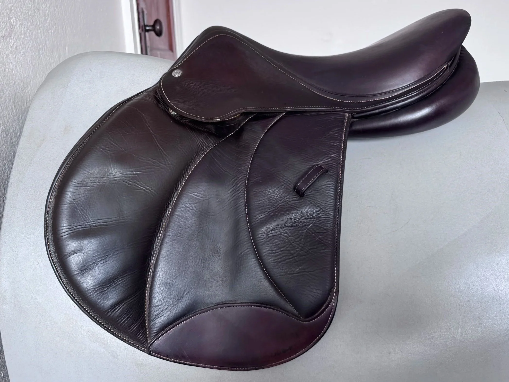 16.5" Voltaire Palm Beach PRO Saddle - 2017 - 2A - Full Buffalo - Left View 3