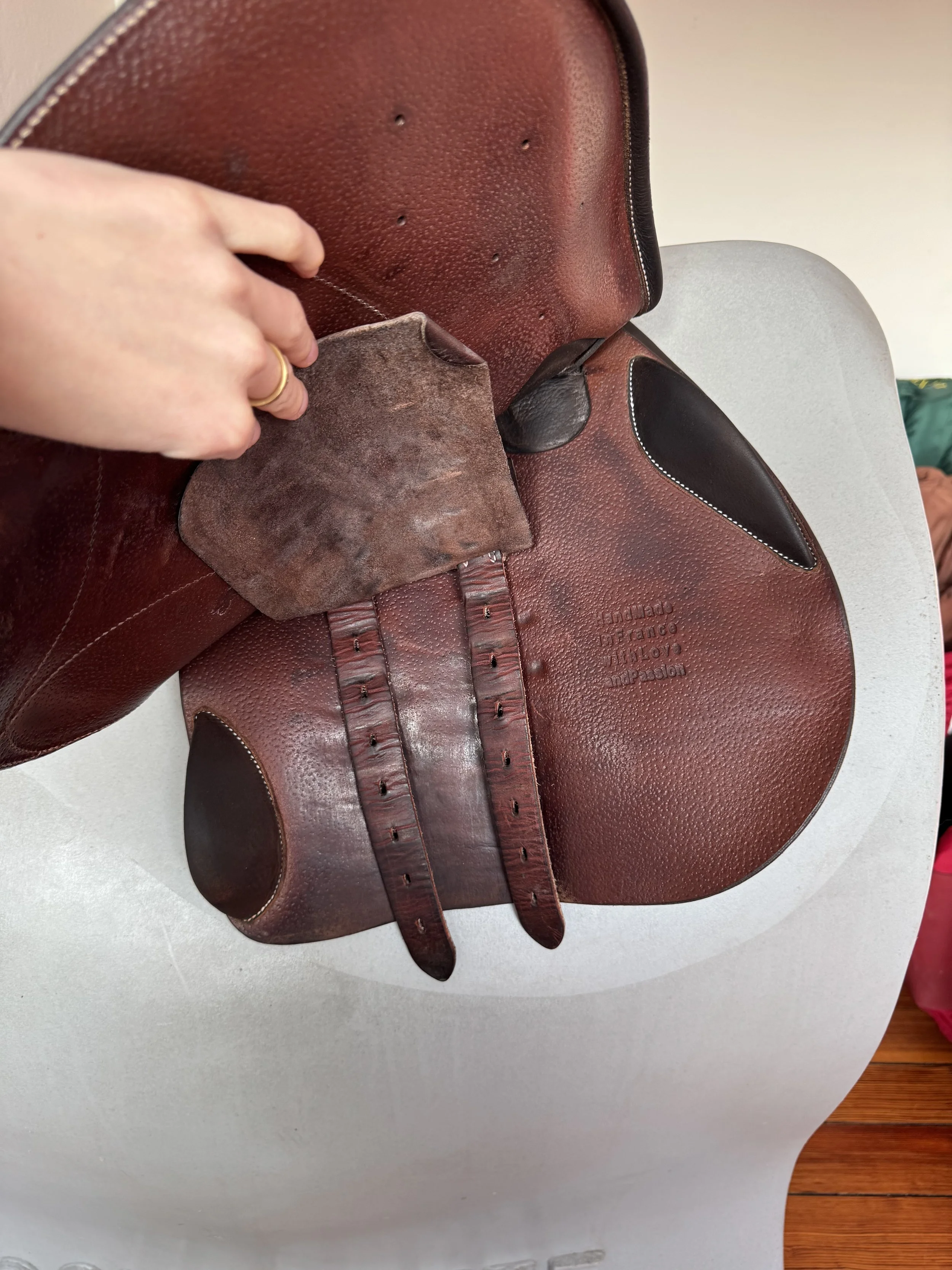 18" Voltaire Palm Beach PRO Saddle - 2021 - 3A - Full Buffalo - Right Underflap