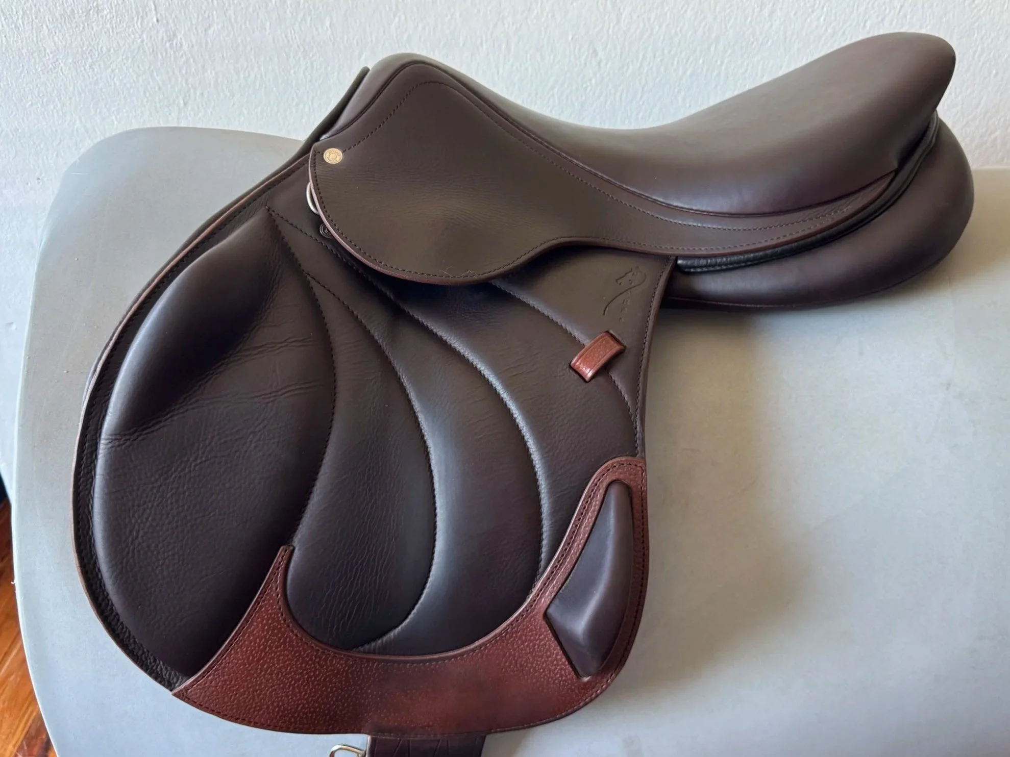18" Antares Contact Monoflap Saddle - 2022 - 3AB - Full Buffalo - Left View 3