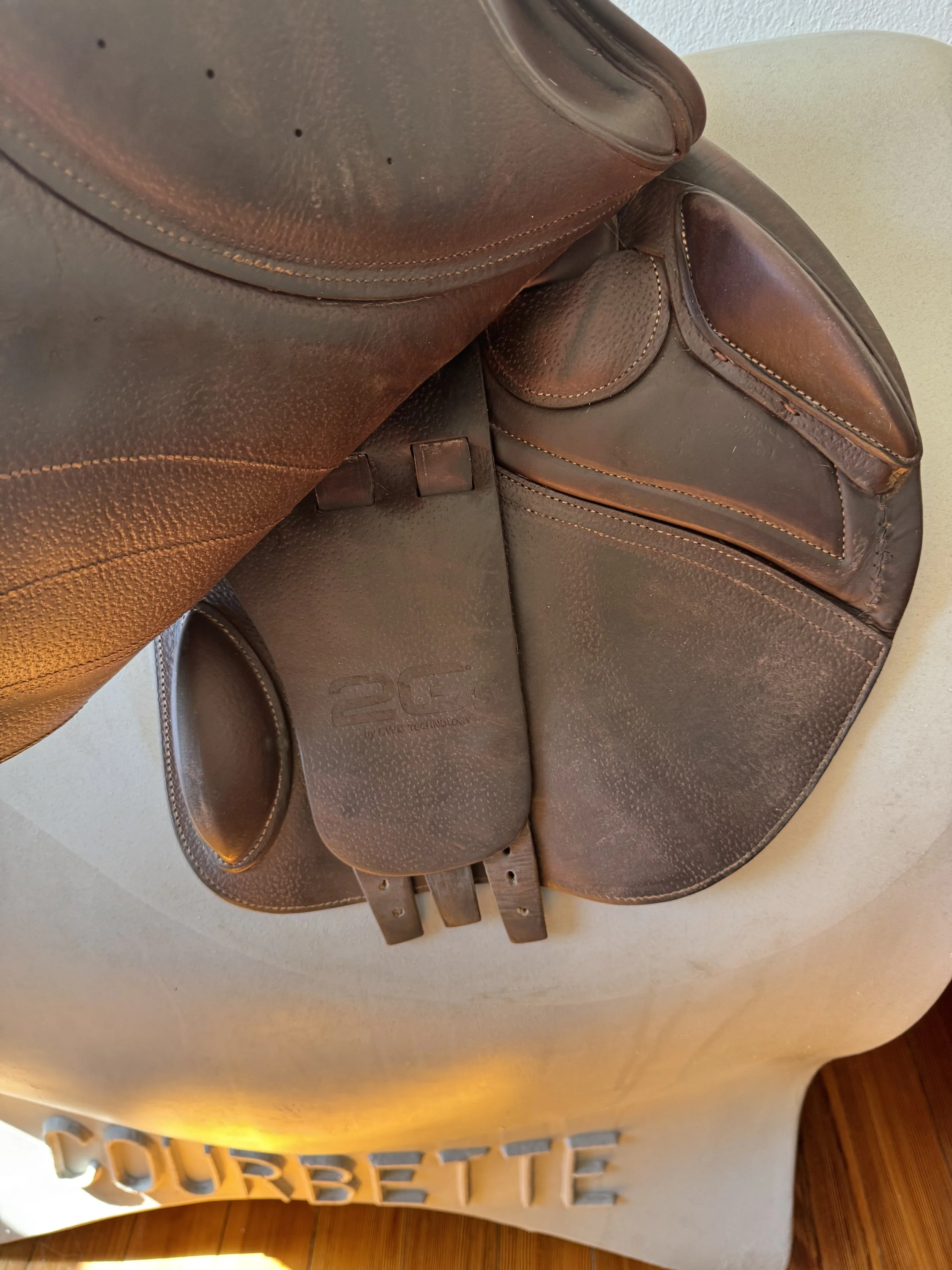 17.5" CWD SE32 Mademoiselle 2Gs Saddle - 2020 - 3C Flaps - Underflaps