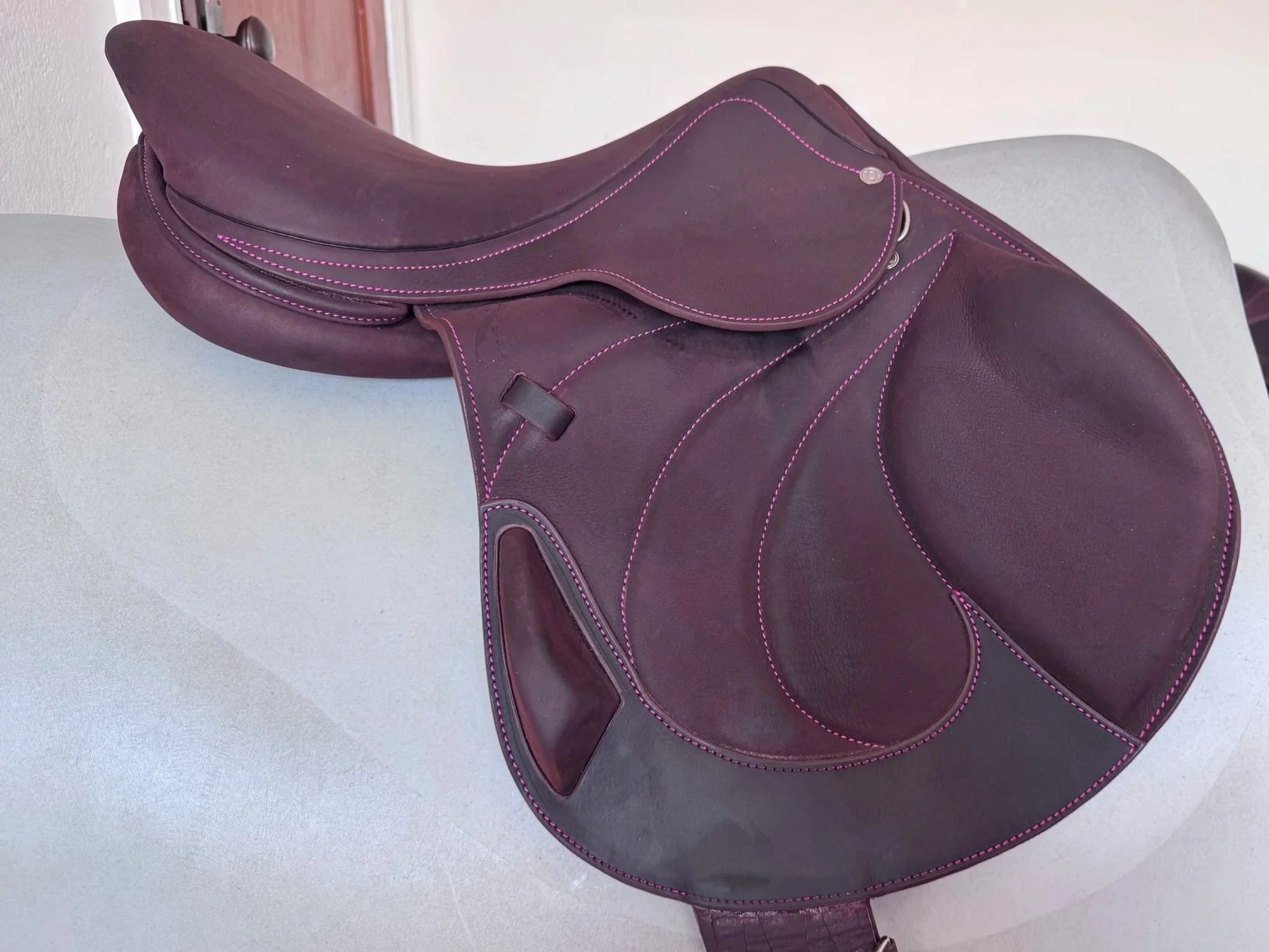 NEW! 17" Antares Connexion Monoflap - 2022 - 1AA - Full Buffalo - Custom Pink Stitching - Right View 5