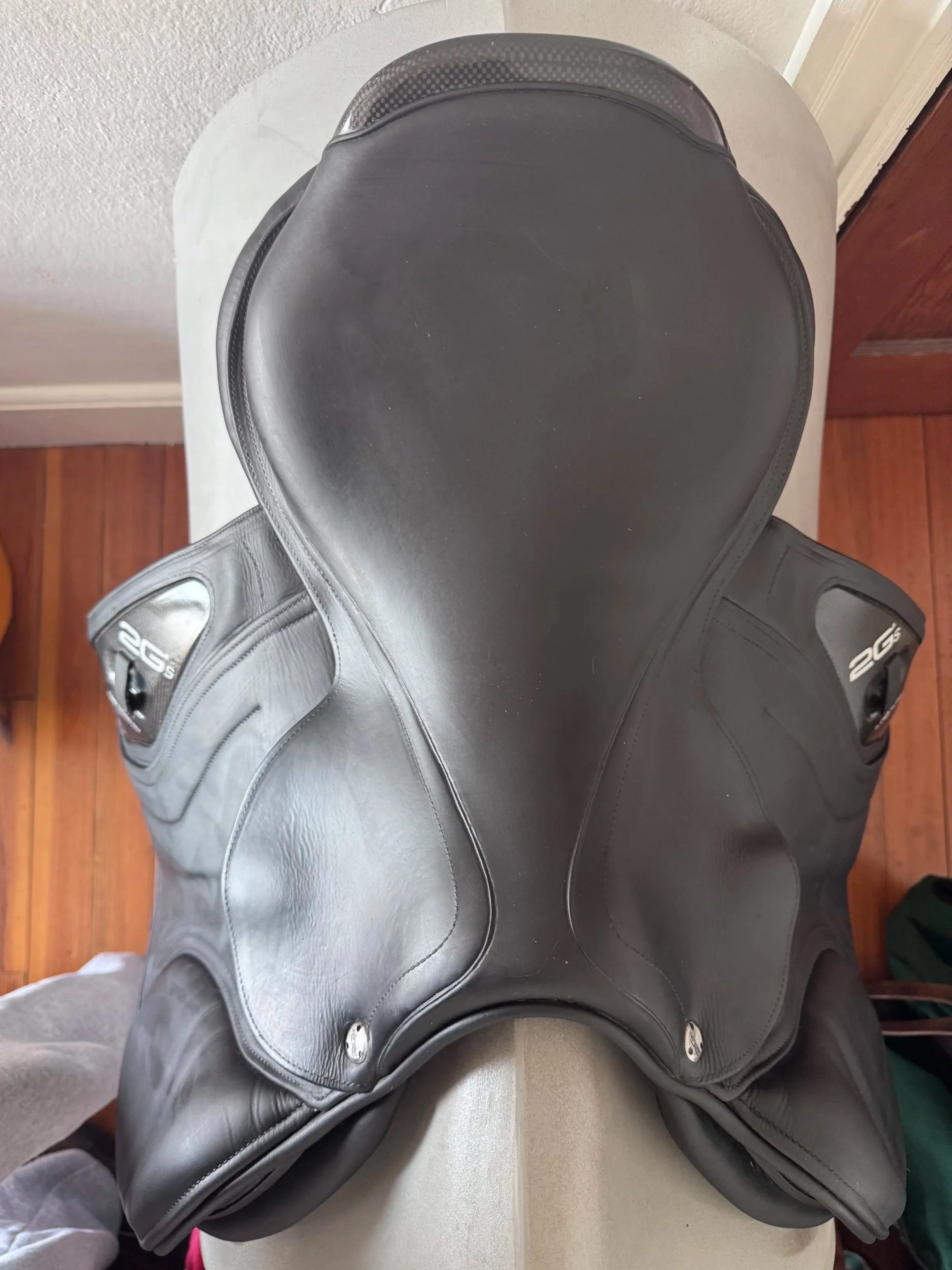 18" CWD 2Gs Saddle - BLACK - 4C Long / Forward Flaps - Full Buffalo - Seat 2