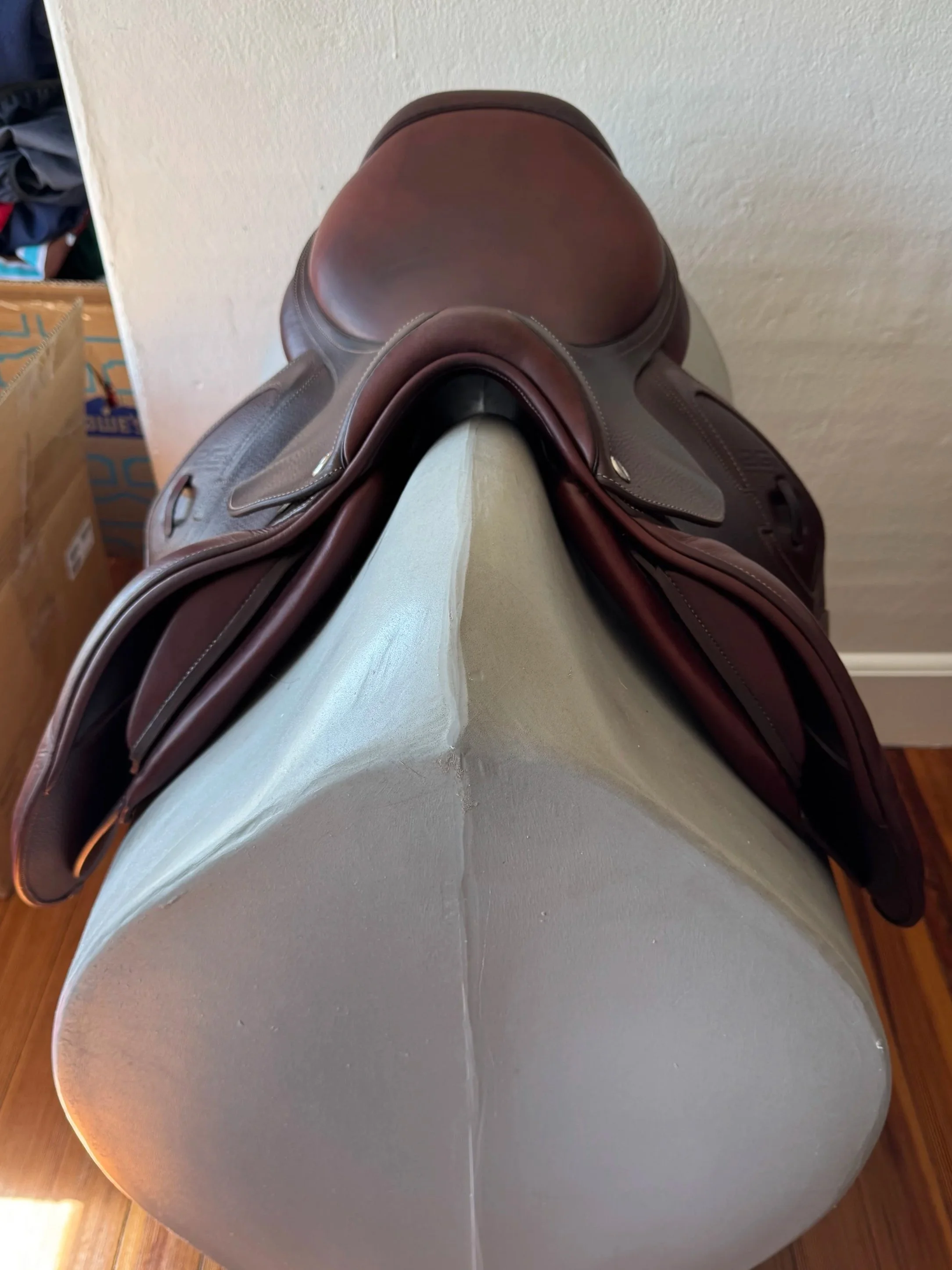 17.5" CWD Hunter 2Gs Saddle - Front View
