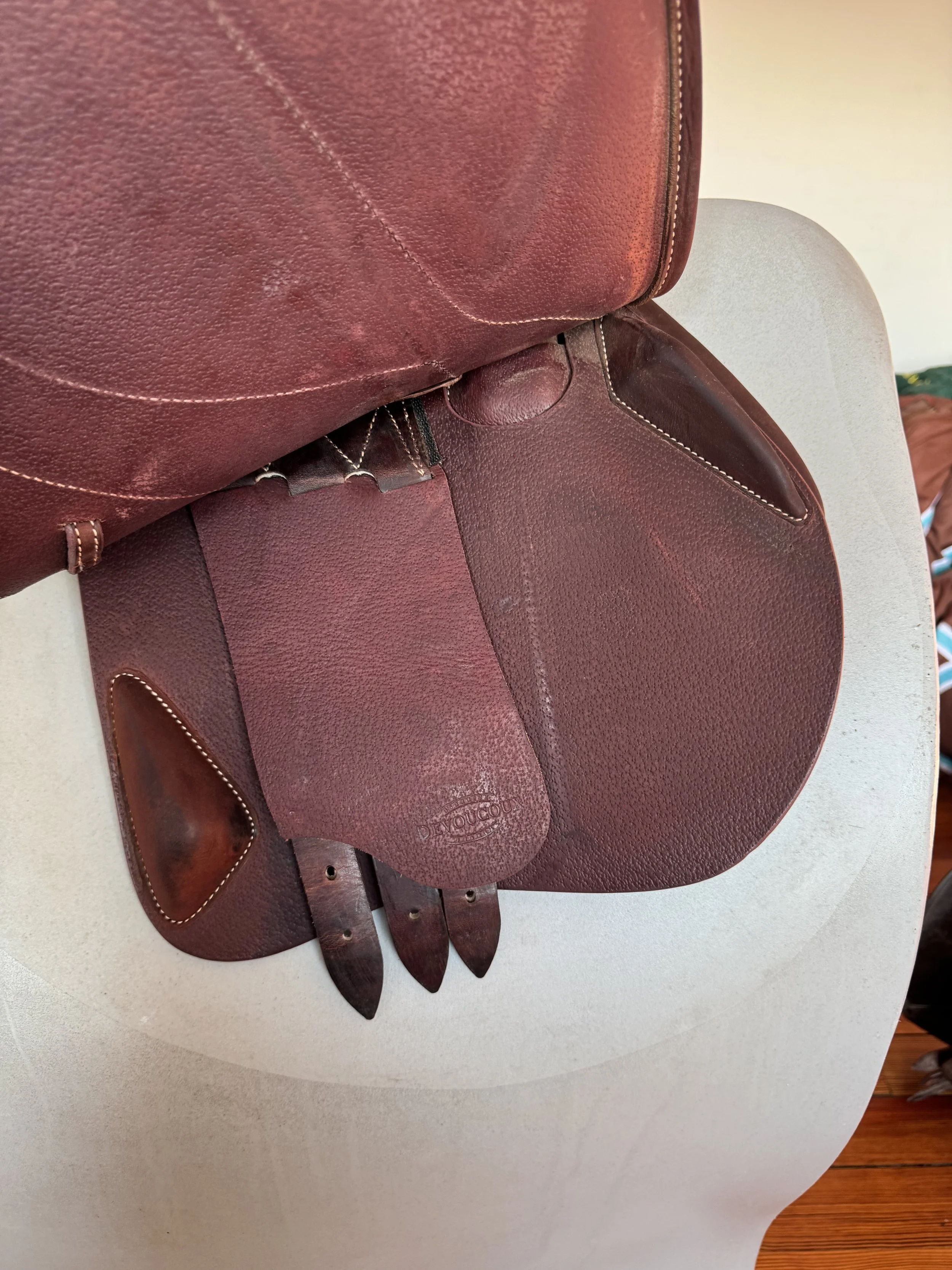 18" Devoucoux Biarritz O Saddle - 2023 - 2A - MINT - LIKE NEW - Right Underflap 2