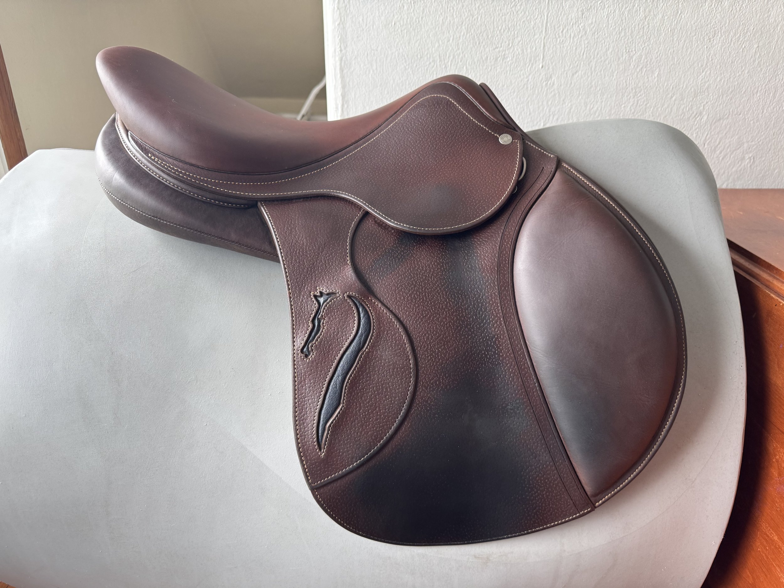 17" Antares Connexion Saddle - Right View