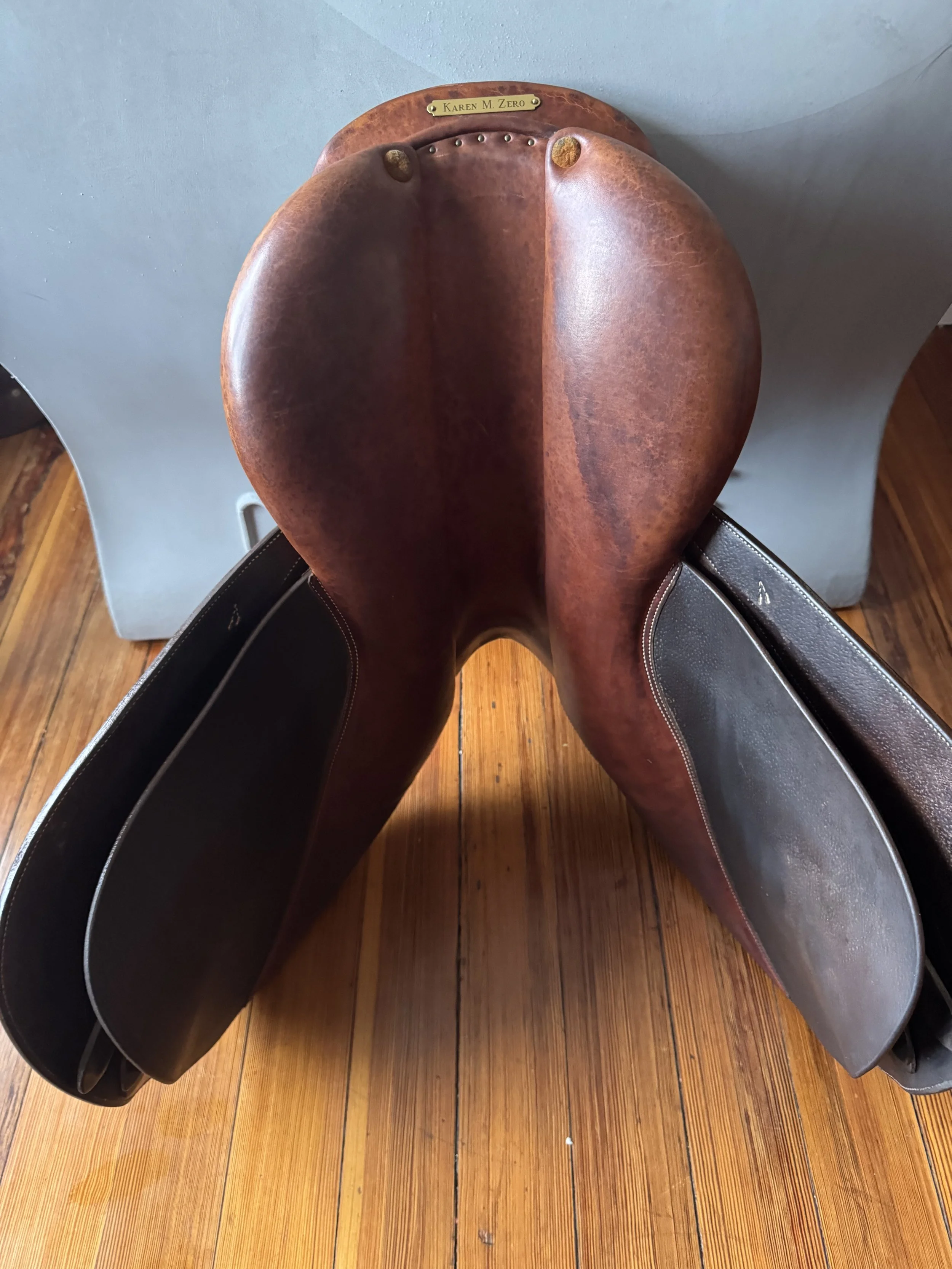 17.5" Butet Premium Saddle - 1.5 Flaps - Integrated Panels - 4.5" Tree - Tree