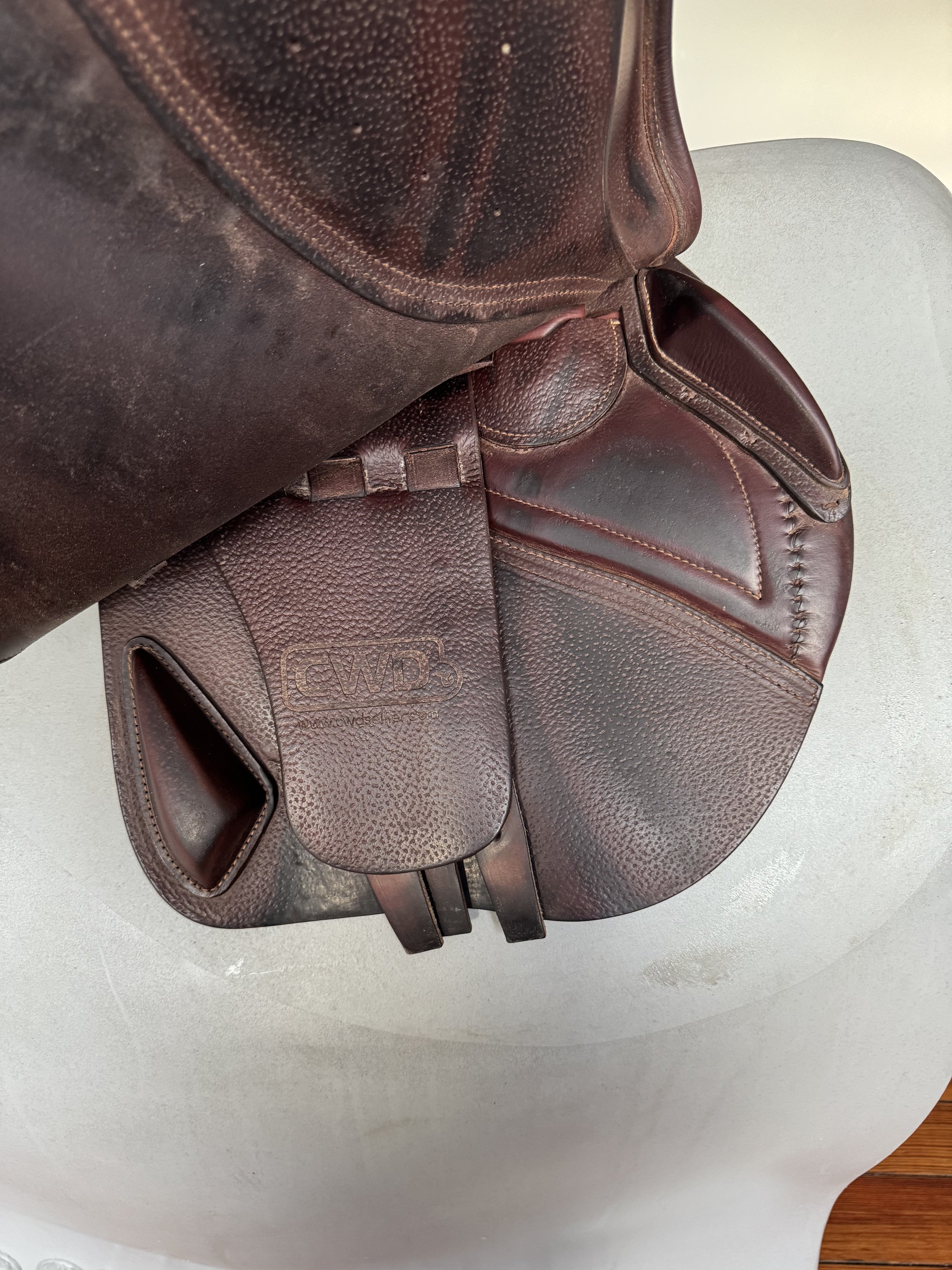 17" CWD SE01 Saddle - 2019 -2C - Grain/Buffalo - Right Underflap