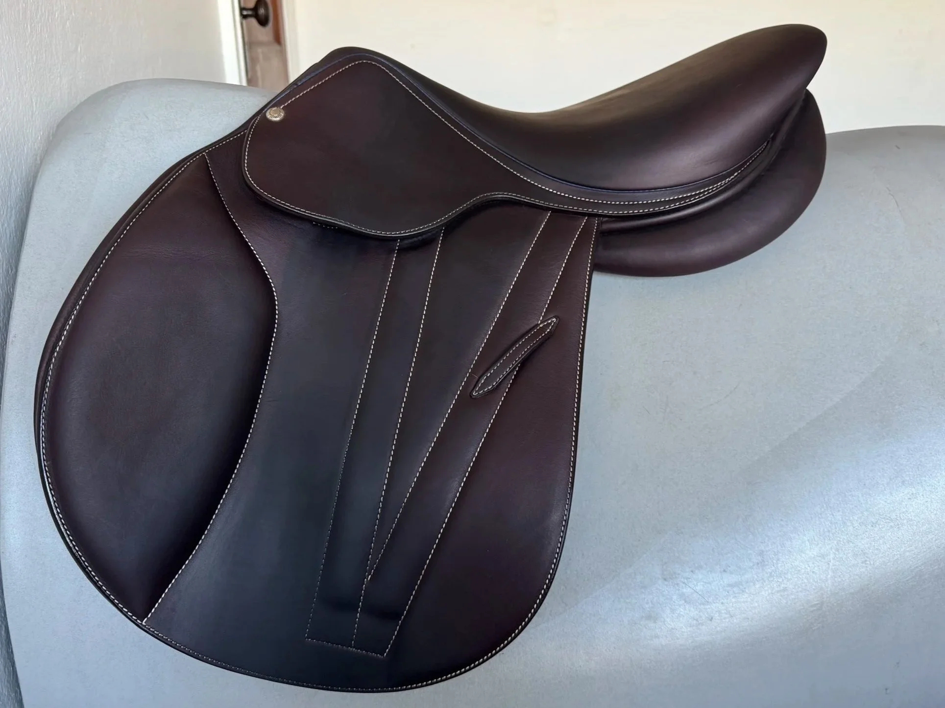 17.5" Butet Premium Saddle - 2022 - Cachou - Integrated Panels  - Left View 1