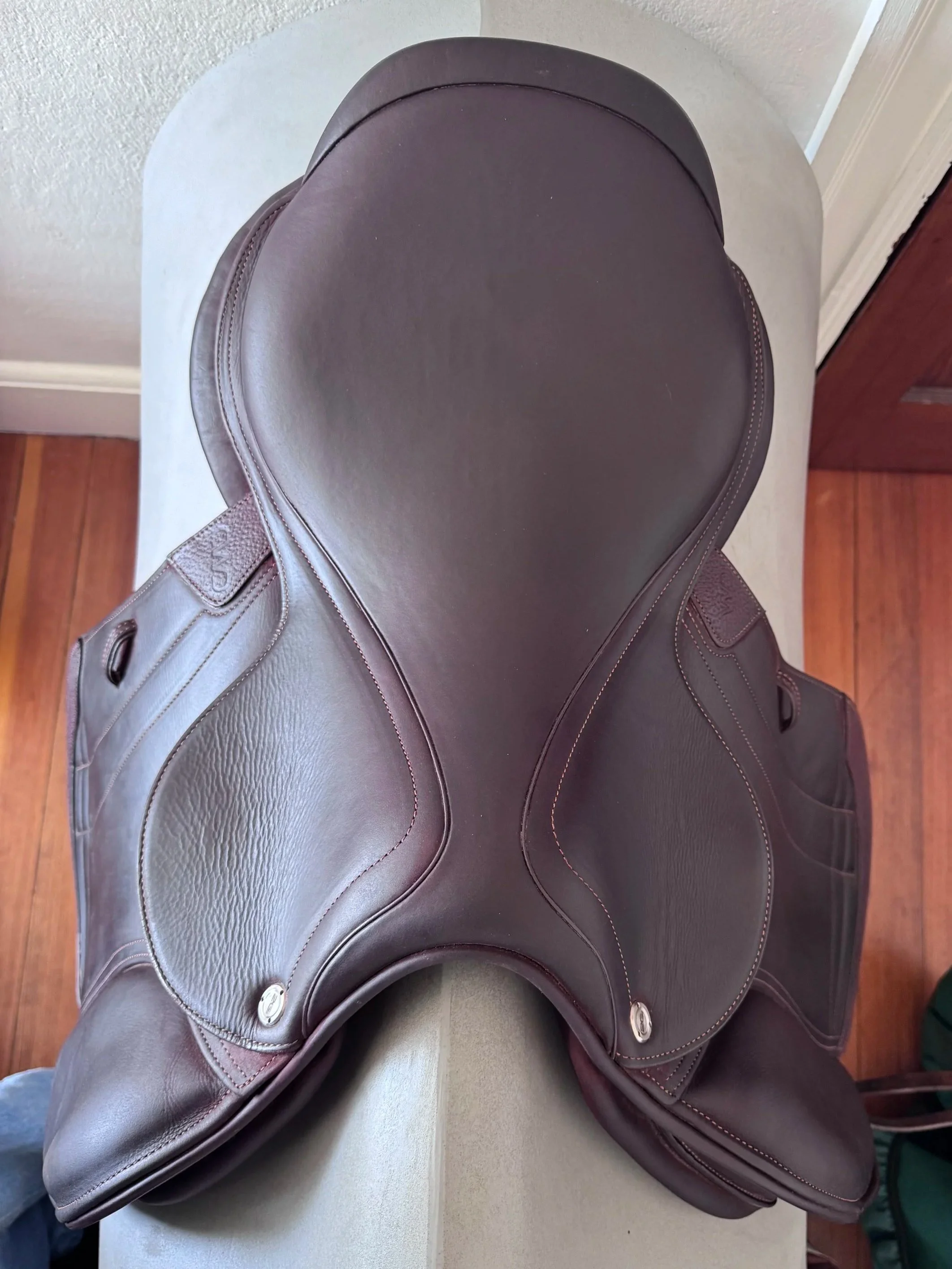 17.5" CWD SE38 Mademoiselle Hunter 2Gs Saddle - 2024 - 2LH - Full Buffalo - MINT - Seat 2