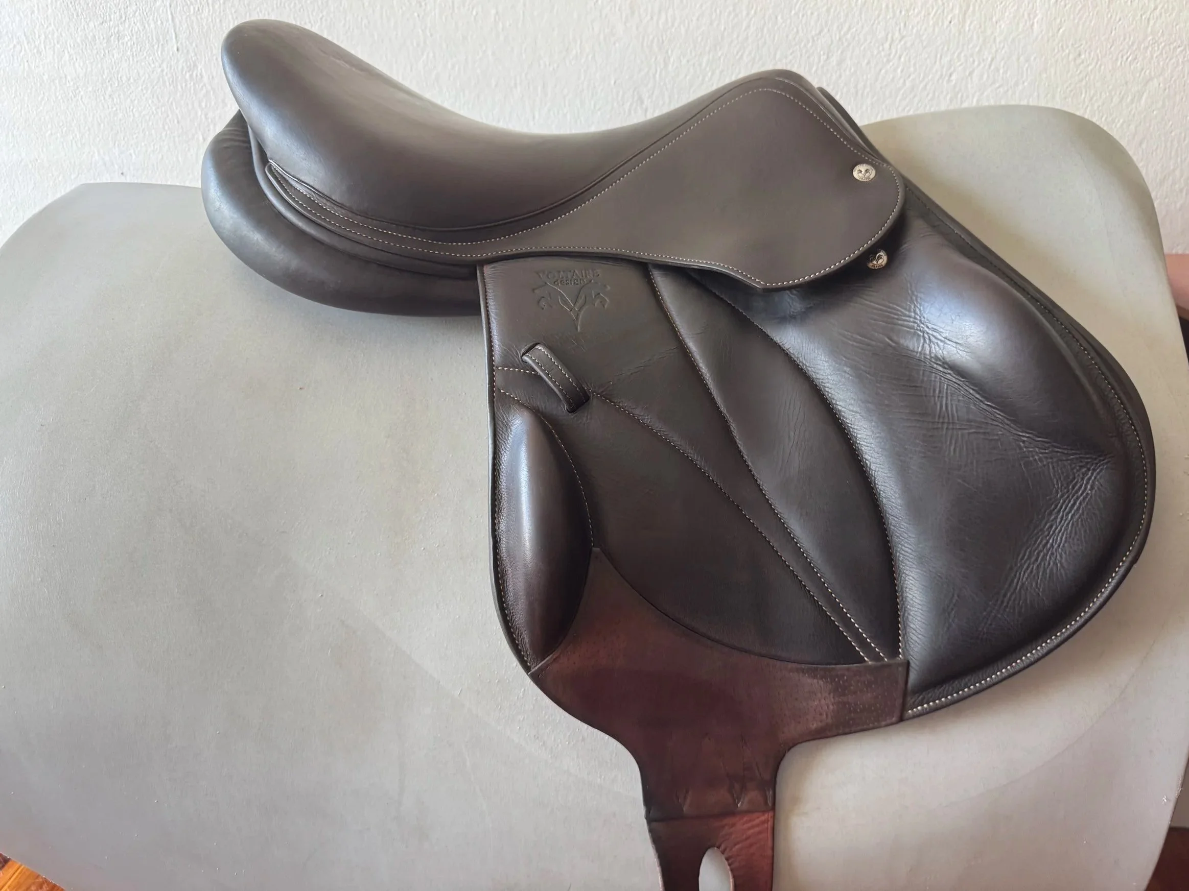 17" Voltaire Lexington Monoflap Saddle - 2019 - Full Buffalo - Right View 3