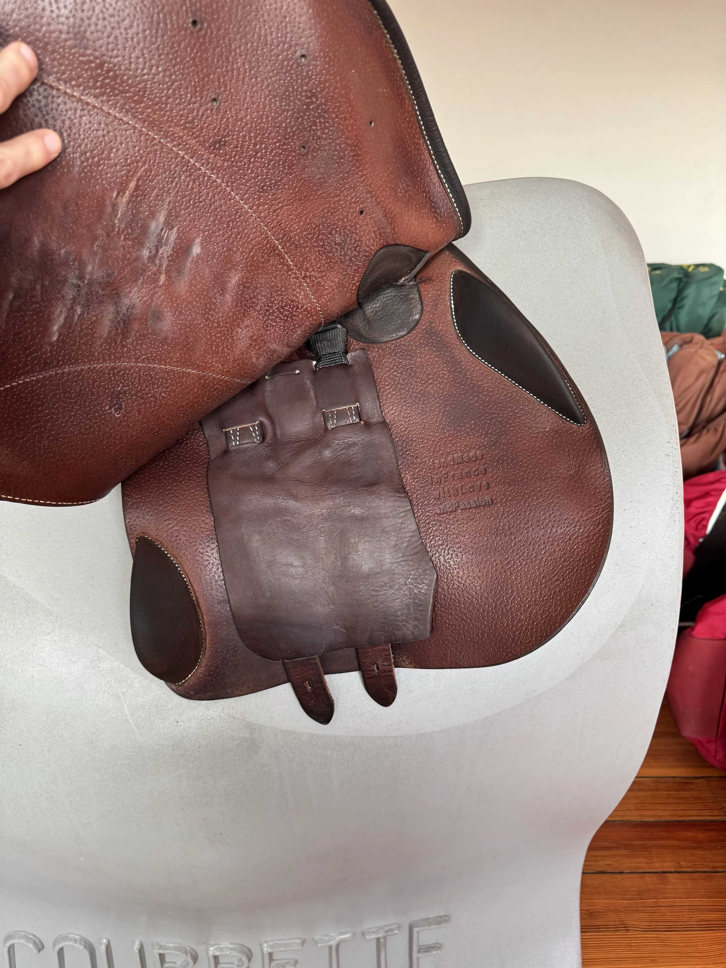 18" Voltaire Palm Beach PRO Saddle - 2021 - 3A - Full Buffalo - Right Underflap