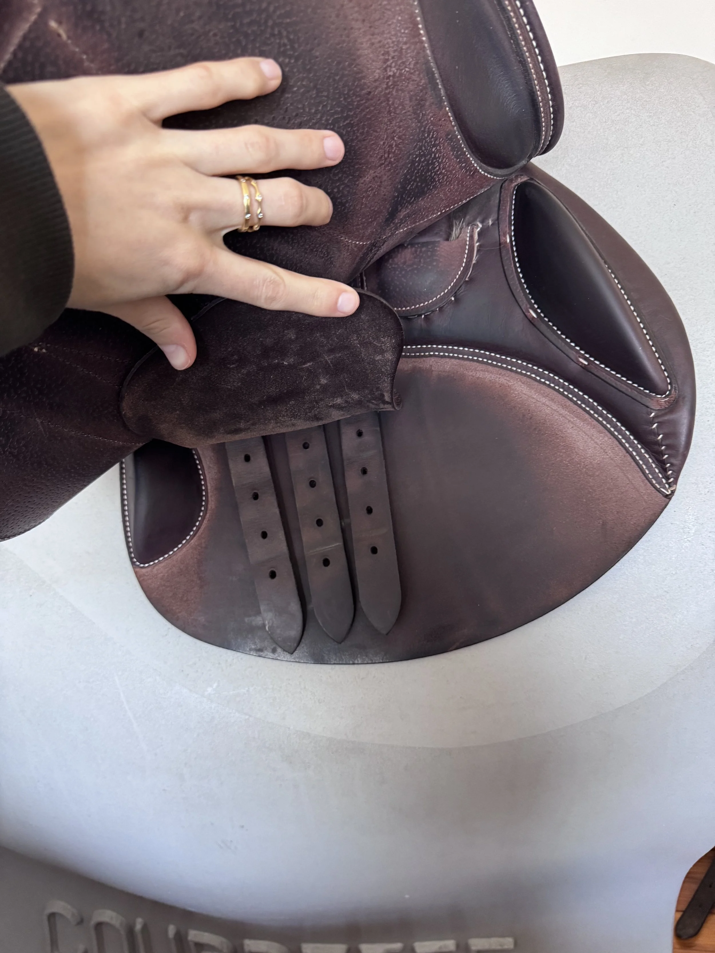 17/17.5" Butet Premium Saddle - 2024 - 2.5 - Cachou - Calf - Integrated Panels - Right Underflap 2