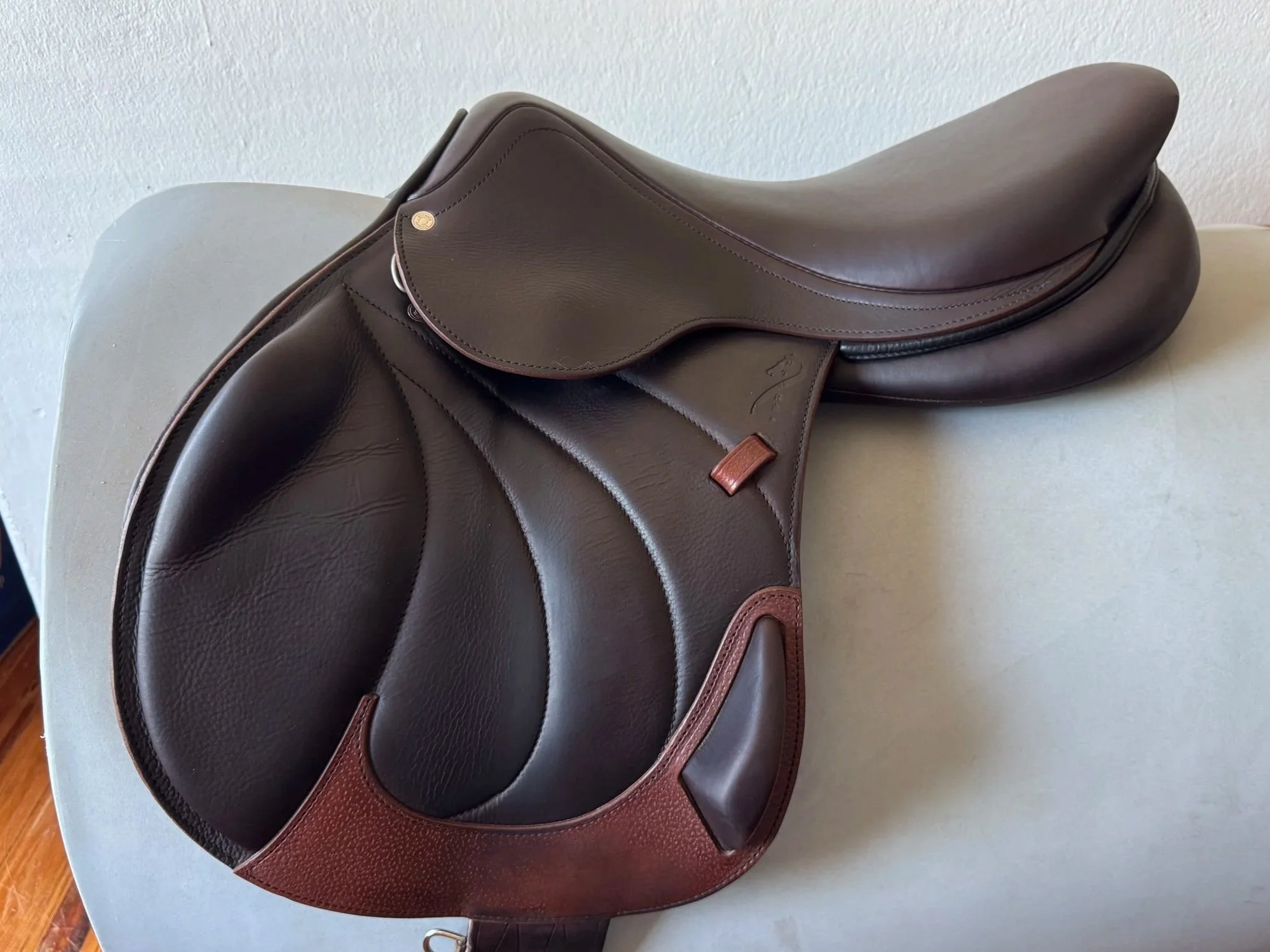 18" Antares Contact Monoflap Saddle - 2022 - 3AB - Full Buffalo - Left View 4