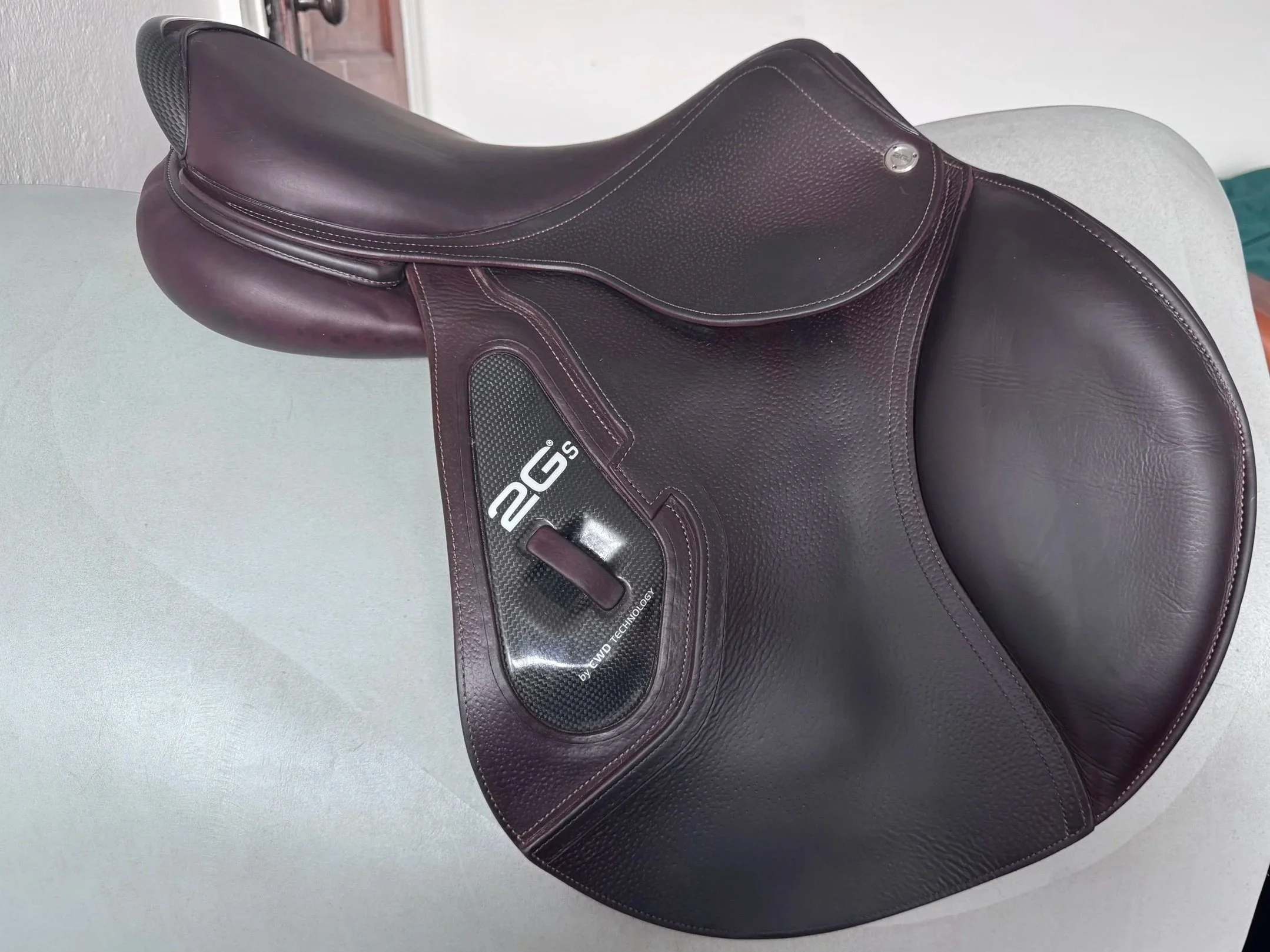 17" CWD SE25 2Gs Saddle - 2018 - 2C - Grain / Buffalo - MINT - Right View 3