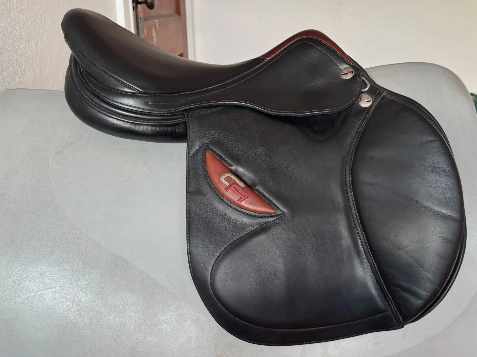 17.5" Erreplus CA Saddle - 2019 - Wool Flocked - Adjustable - Right View 1
