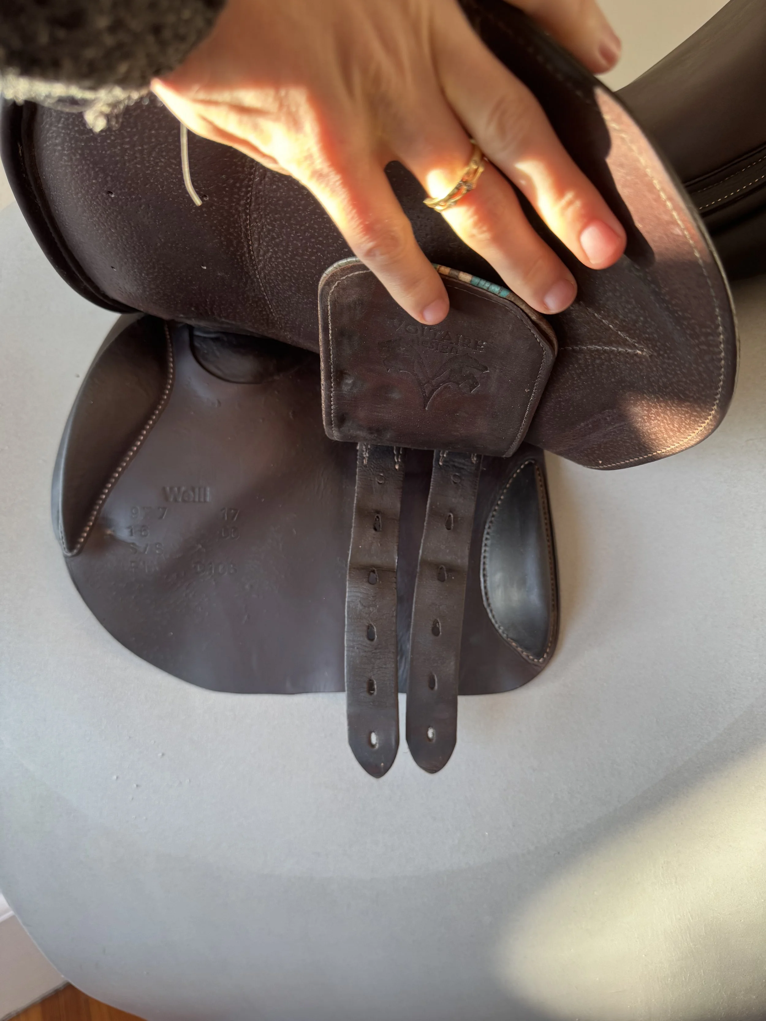 16" Voltaire Welli Saddle - 2017 - 00 - Full Buffalo - Left Billets