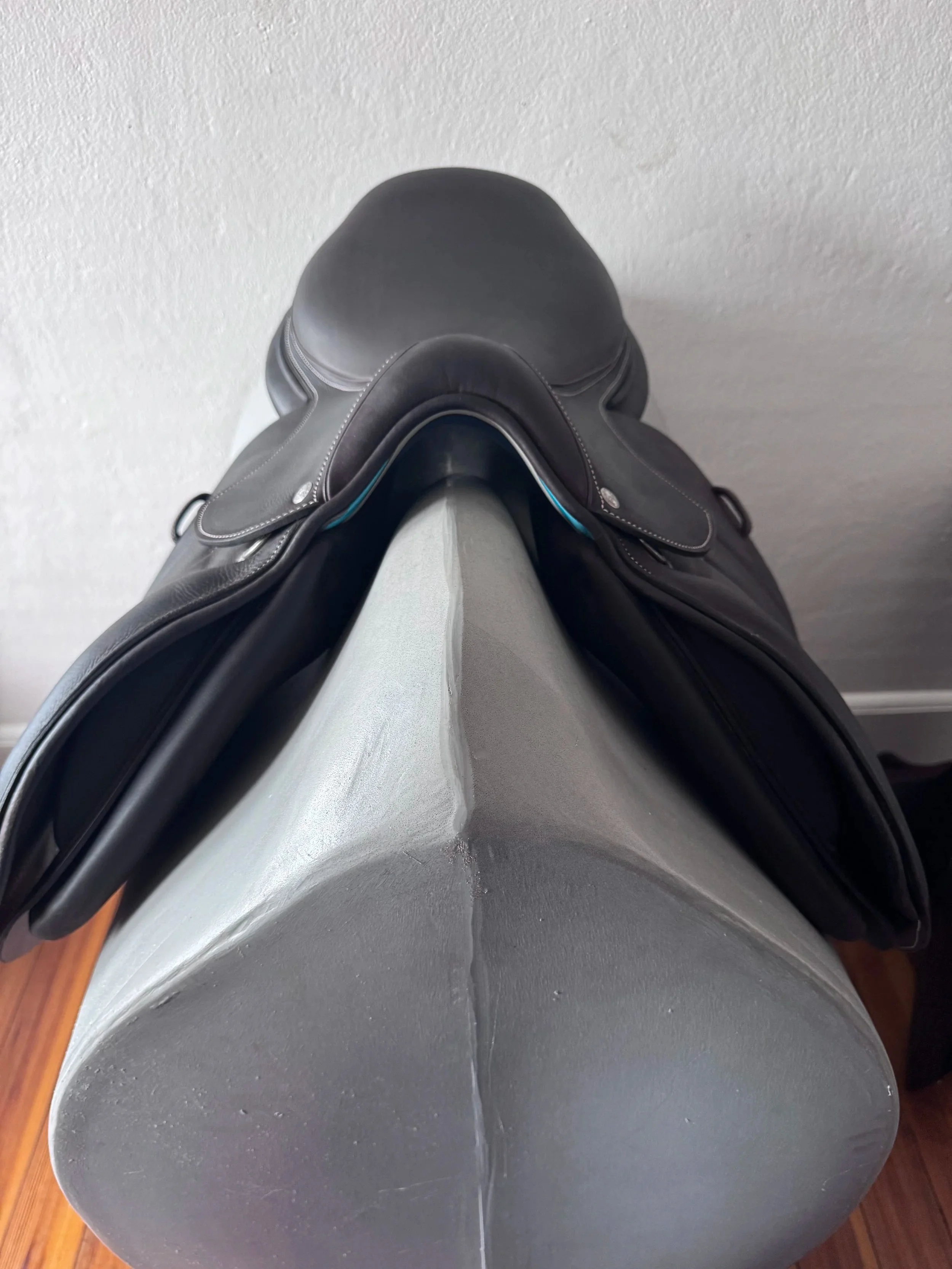 BRAND NEW! 18" Voltaire Palm Beach PRO Saddle 2025 - 3A - Full Buffalo - WIDE - Front Panels