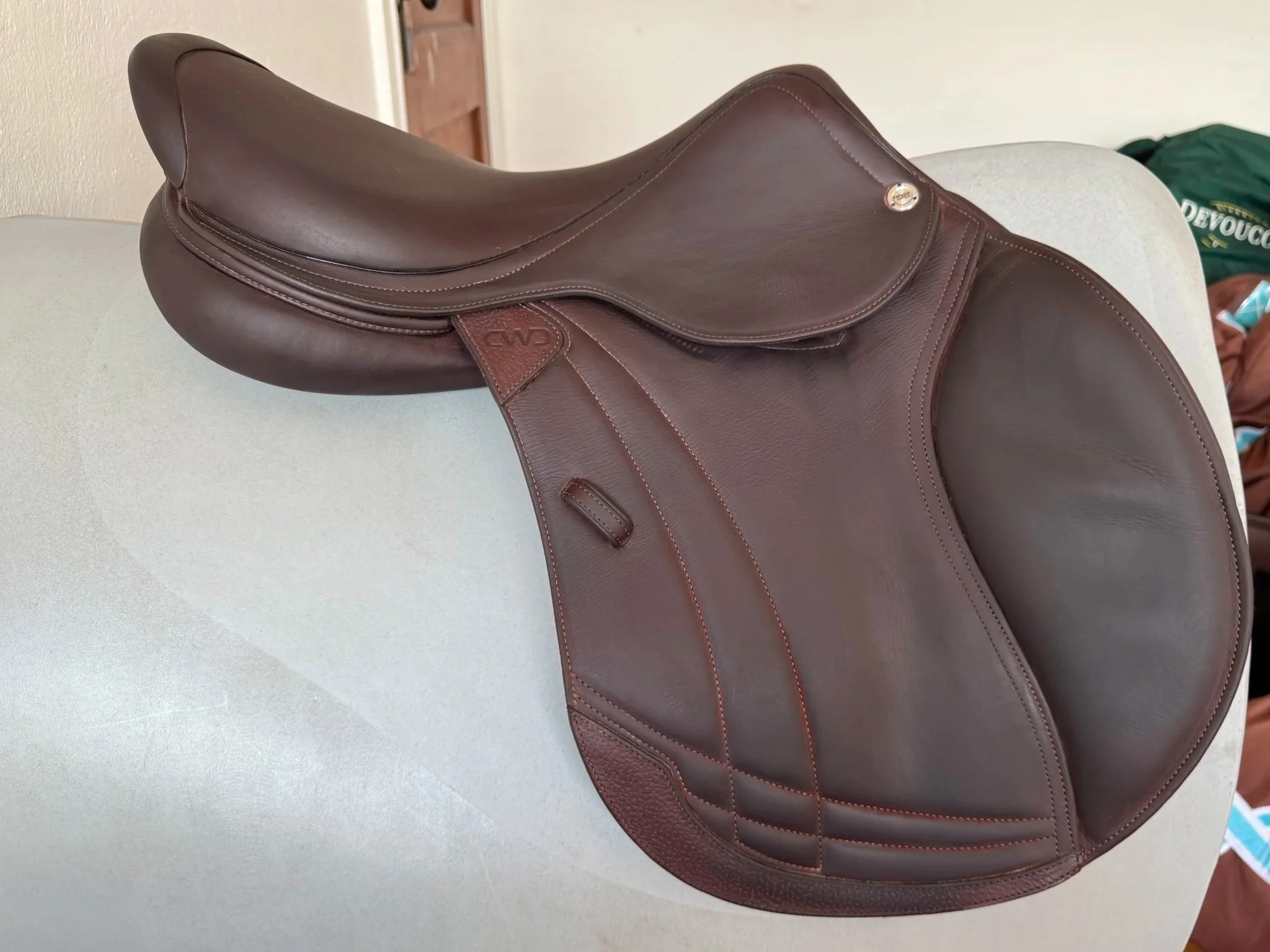 17.5" CWD SE39 Hunter Mademoiselle 2Gs Saddle - 2024 - 3CH - Full Buffalo - MINT - Right View 2