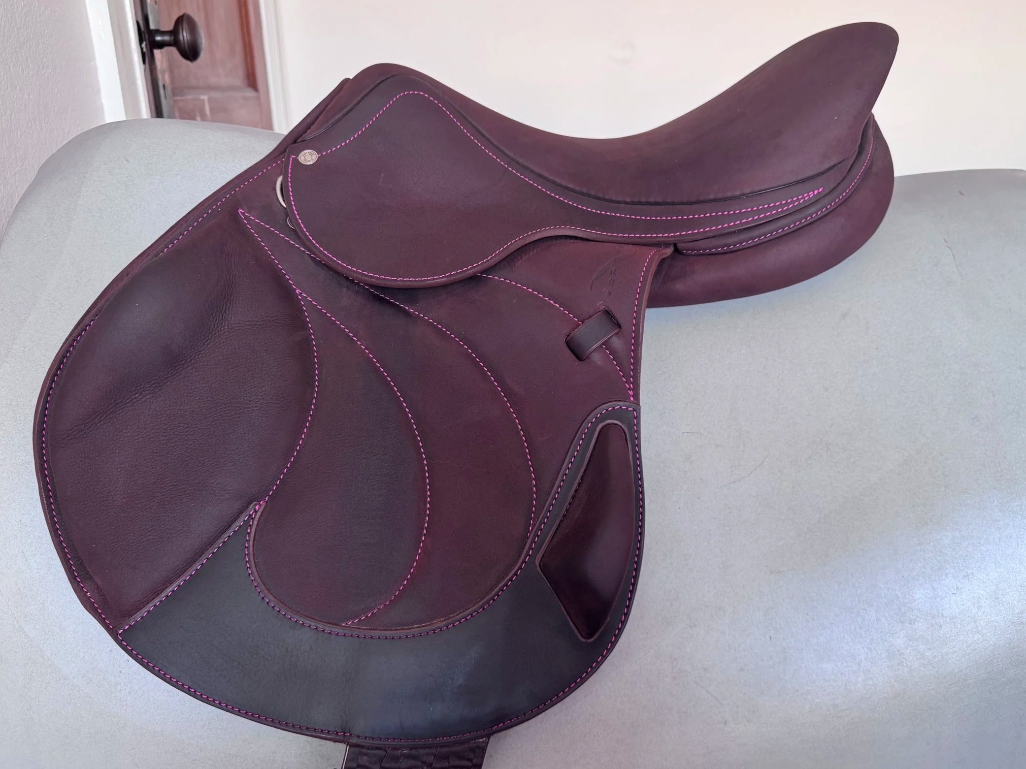 NEW! 17" Antares Connexion Monoflap - 2022 - 1AA - Full Buffalo - Custom Pink Stitching - Left View 3