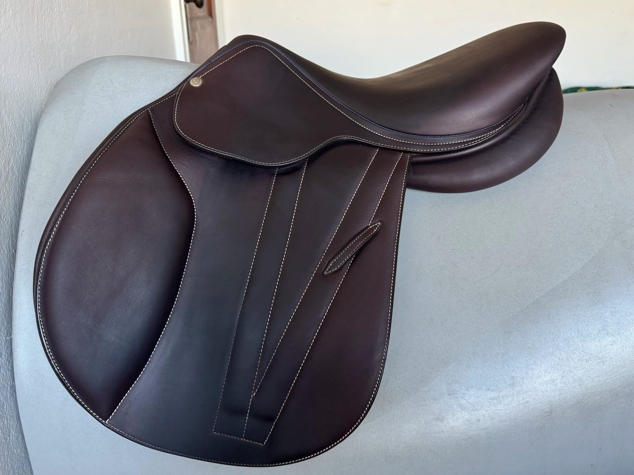 17.5" Butet Premium Saddle - 2022 - Cachou - Integrated Panels - Left View 4