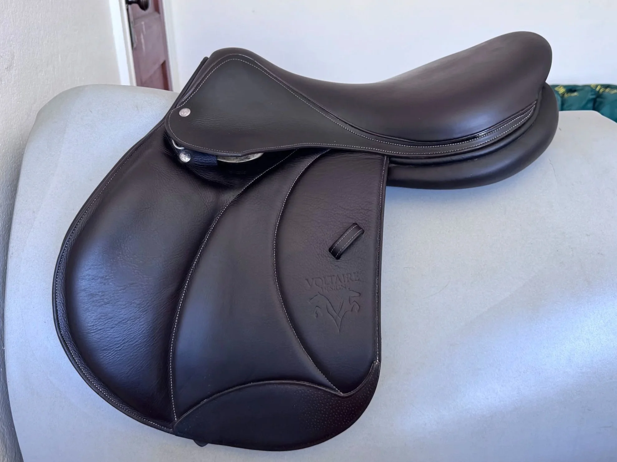 18" Voltaire Palm Beach E PRO Saddle - 2023 - 2A - Full Buffalo - EQUISENSE TECH - Left View 4
