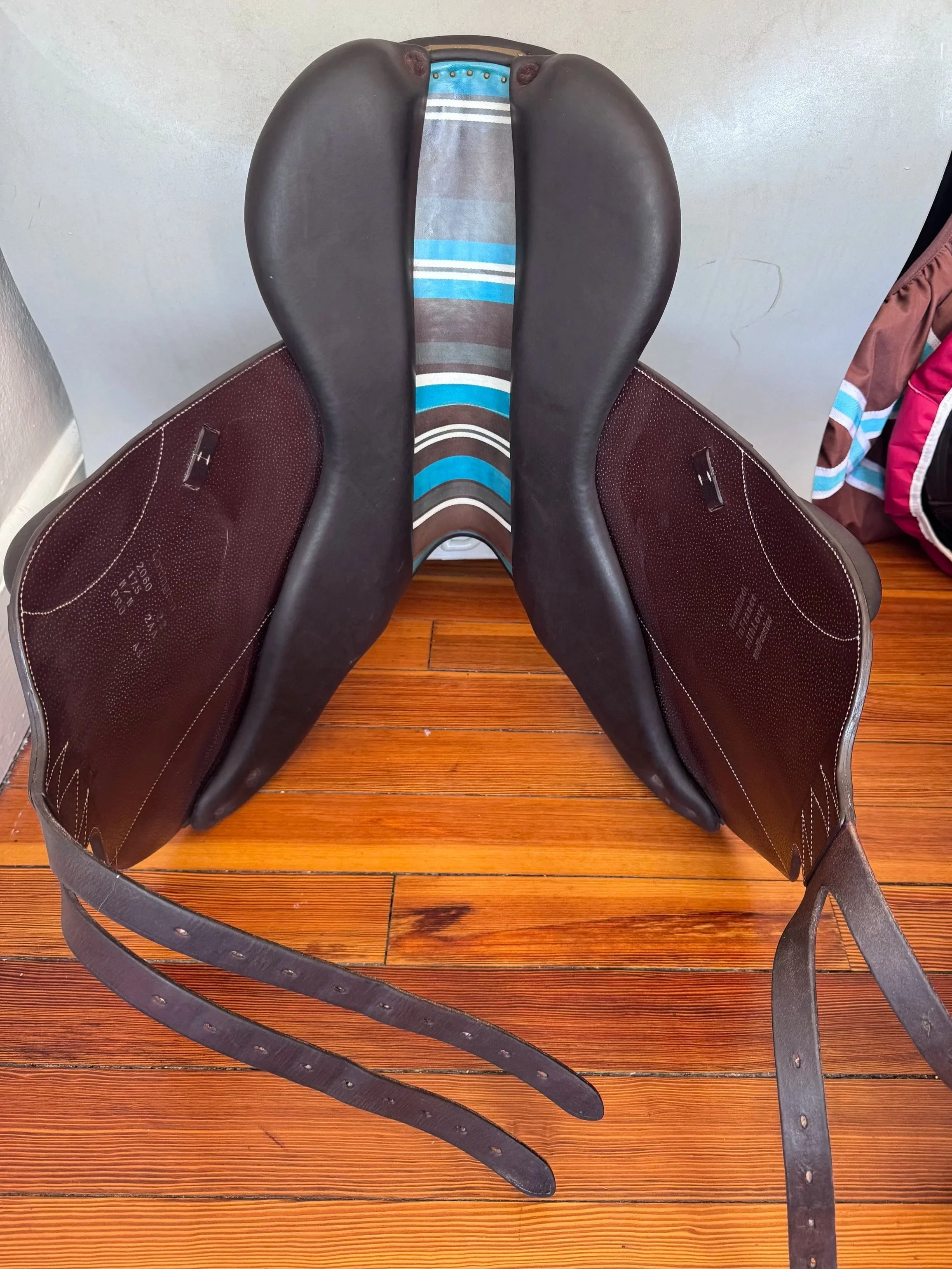 17.5" Voltaire Lexington PRO Monoflap Saddle - 2022 - 2AA - Grained Buffalo - Tree 2