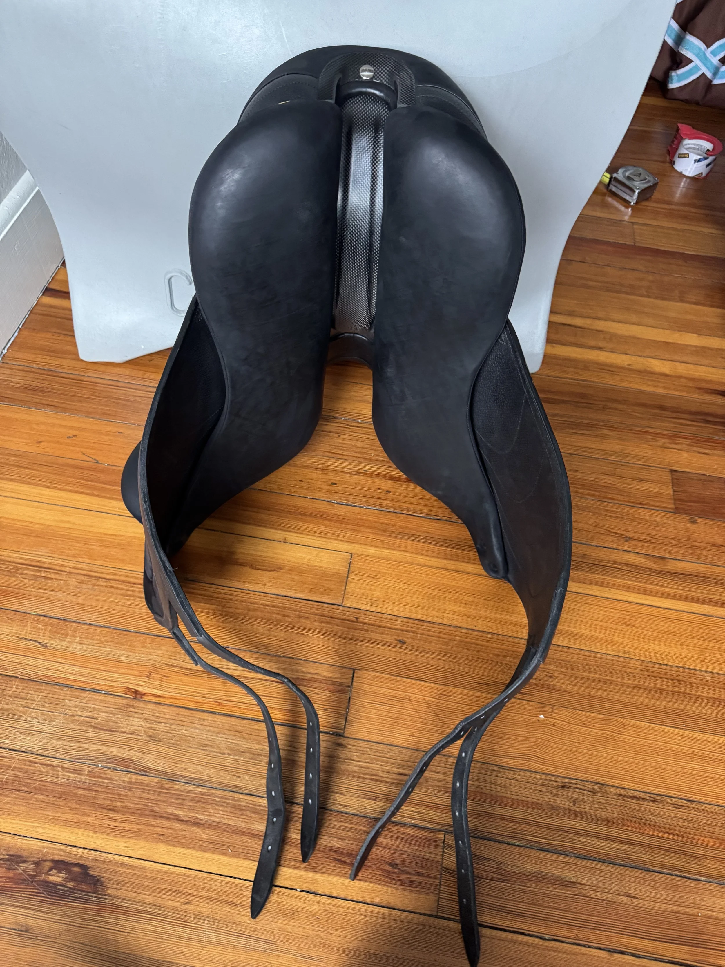 17.5" Devoucoux Makila Harmonie Dressage Saddle - 2024 - 2A - Full Buffalo - Like New - Tree