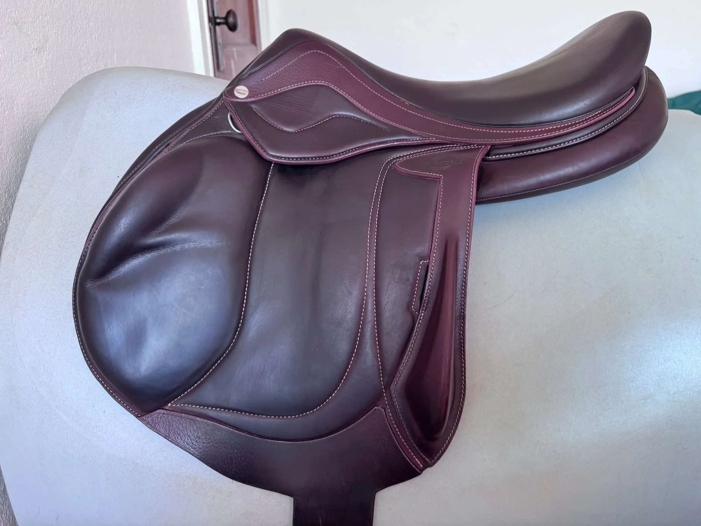18" Devoucoux Chiberta Lab Monoflap Saddle - 2022 - 3AAR - Full Buffalo  - Left View 5