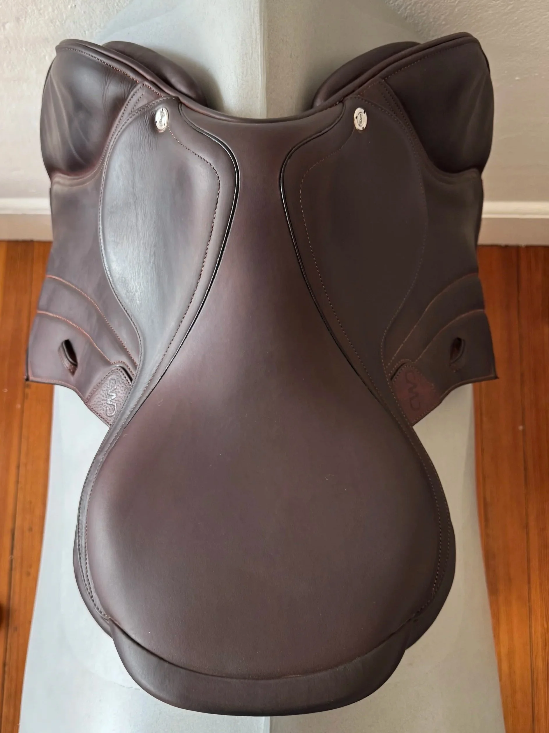 17.5" CWD SE39 Hunter Mademoiselle 2Gs Saddle - 2024 - 3CH - Full Buffalo - MINT - Right View 1 - Seat