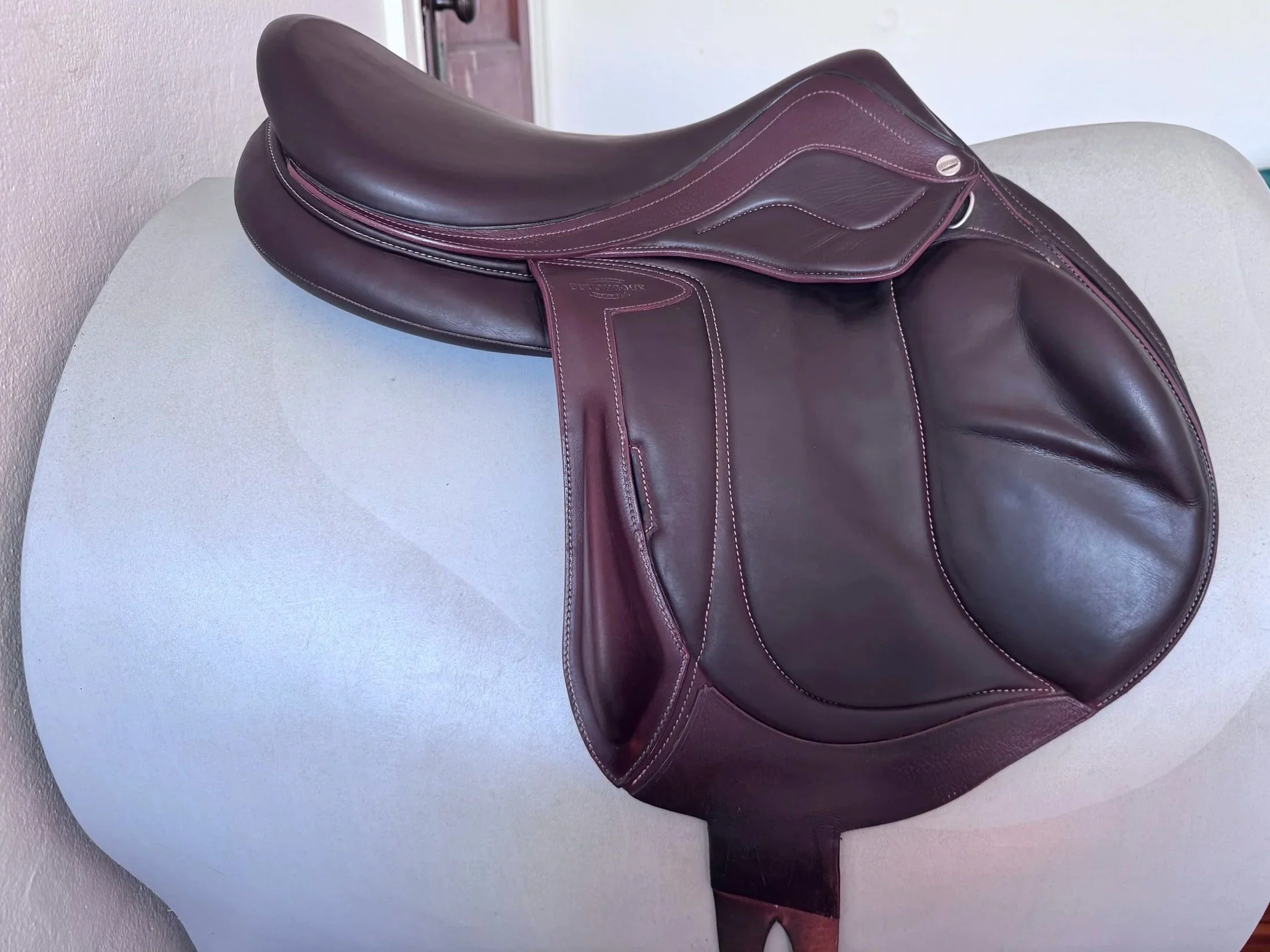 18" Devoucoux Chiberta Lab Monoflap Saddle - 2022 - 3AAR - Full Buffalo - Right View 1