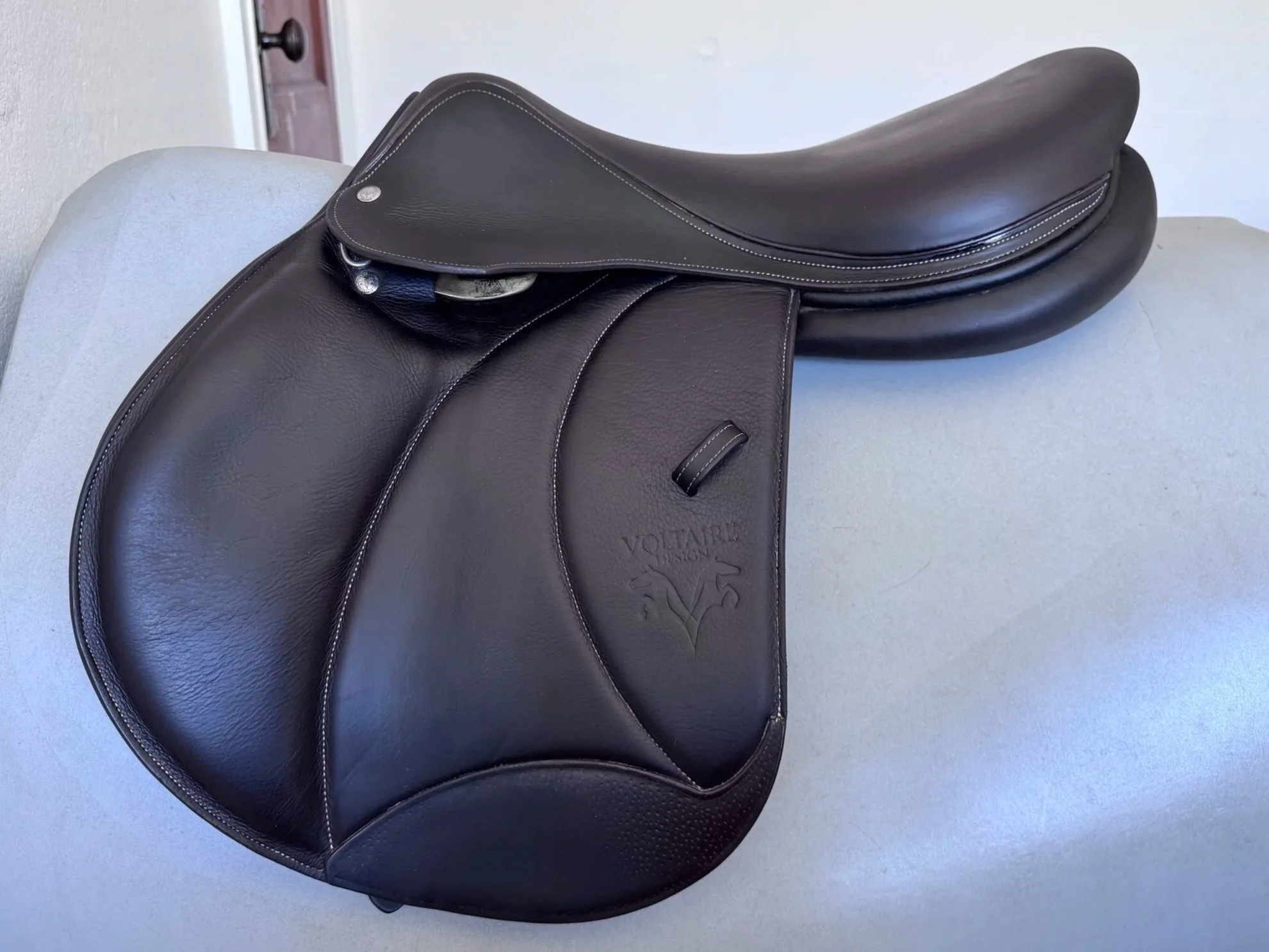 18" Voltaire Palm Beach E PRO Saddle - 2023 - 2A - Full Buffalo - EQUISENSE TECH - Left View 5