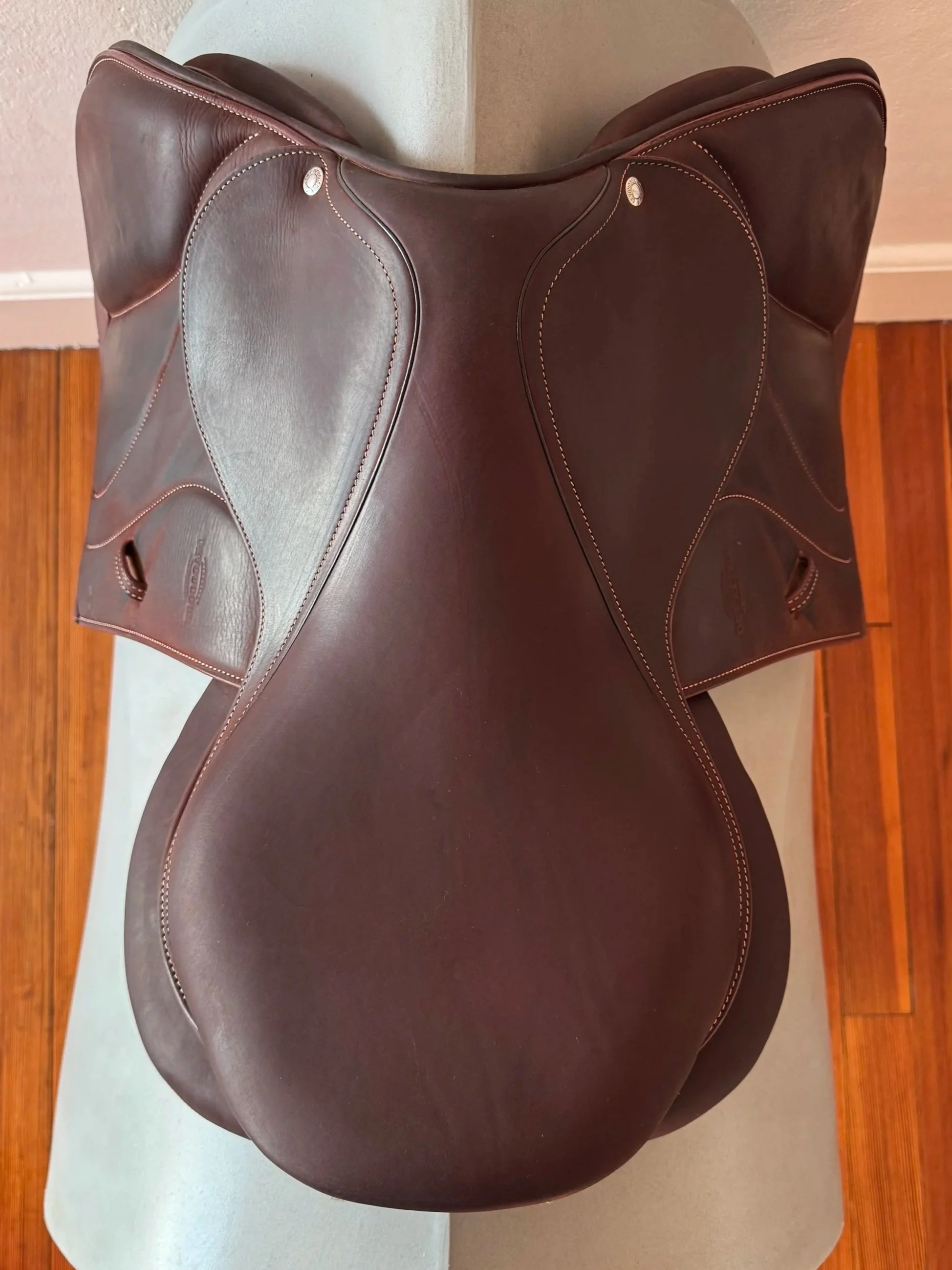 18" Devoucoux Biarritz O Saddle - 2023 - 2A - MINT - LIKE NEW - Seat 3