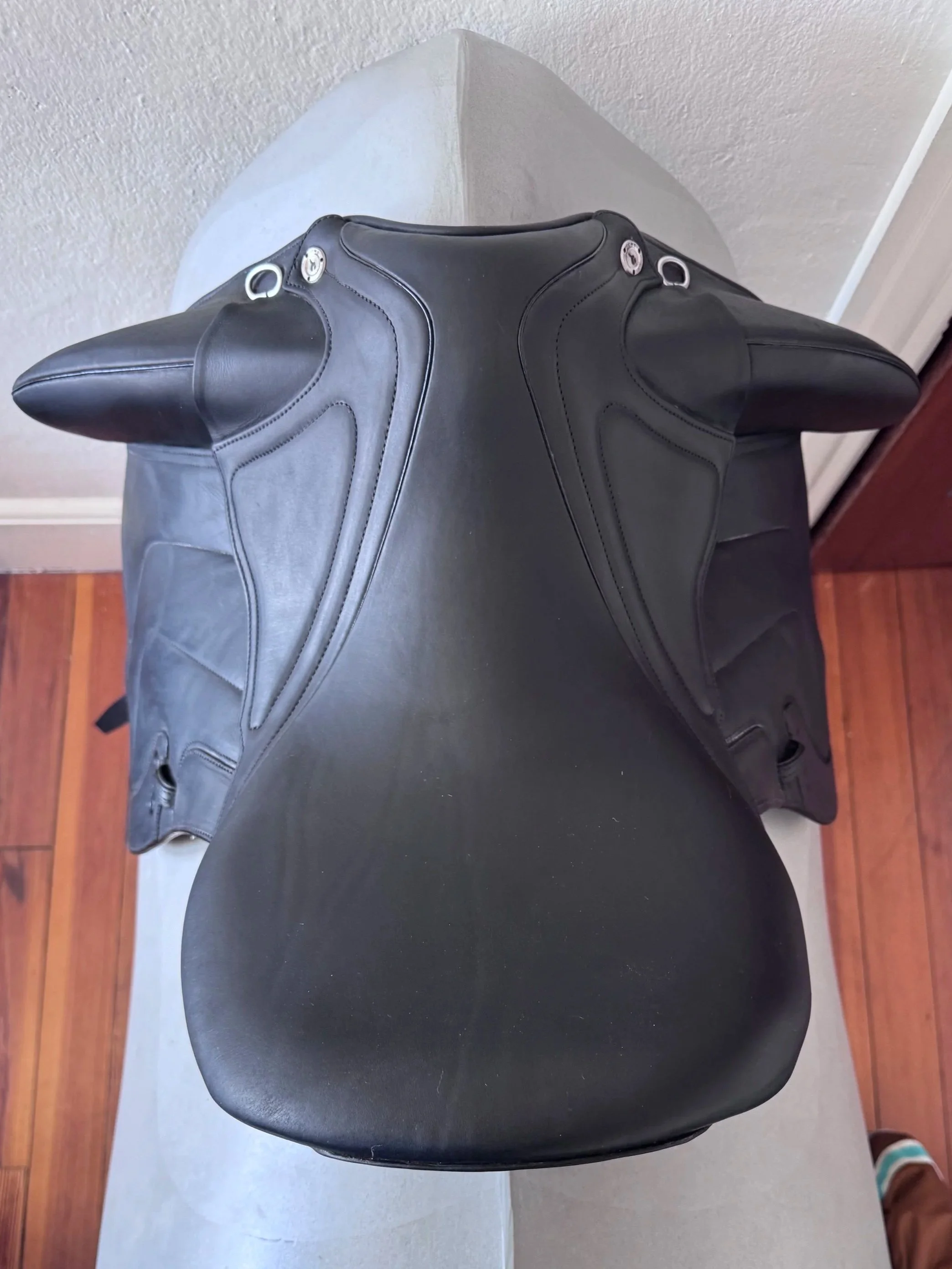 17.5" CWD SE37 Dressage Saddle - 2023 - 1XLA - Full Buffalo - Seat 2