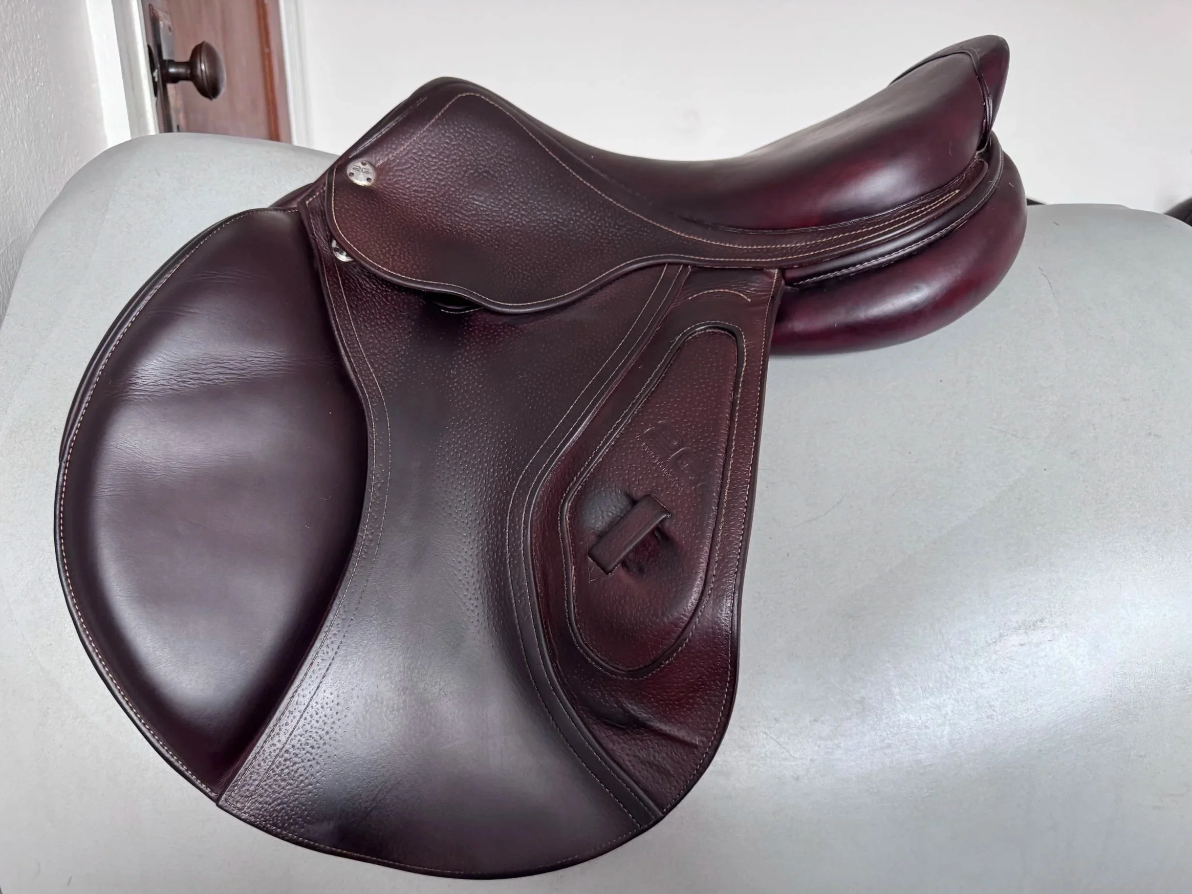 17" CWD SE29 Hunter 2Gs Saddle - 2017 - 2L - Grain / Buffalo - Left View 4