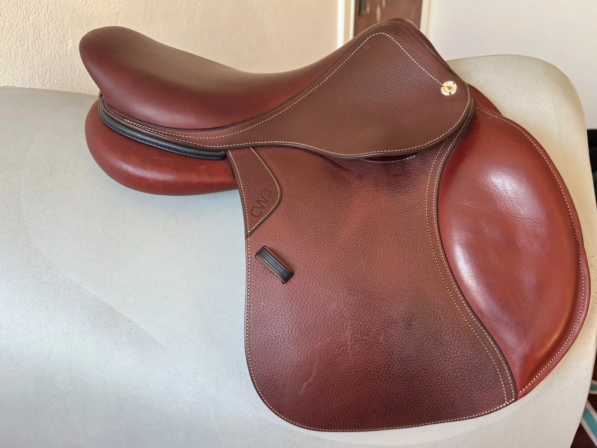 17" CWD SE03 PRO Saddle - 2024 - 1L - Grain / Buffalo - NEW - Right View 3