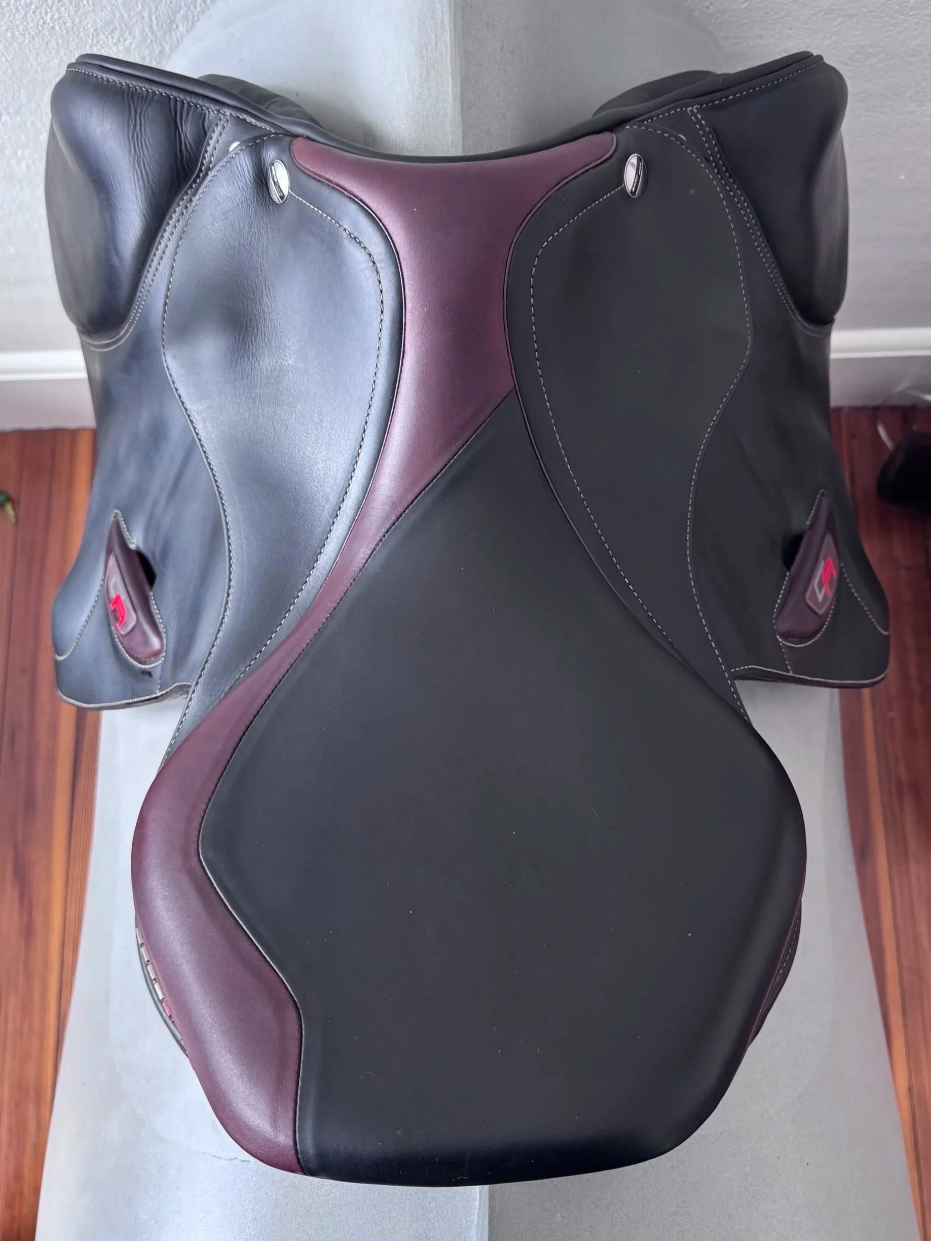 17.5" Erreplus CA Saddle - 2022 - Wool Flocked - Fully Adjustable - MINT! - Seat 6