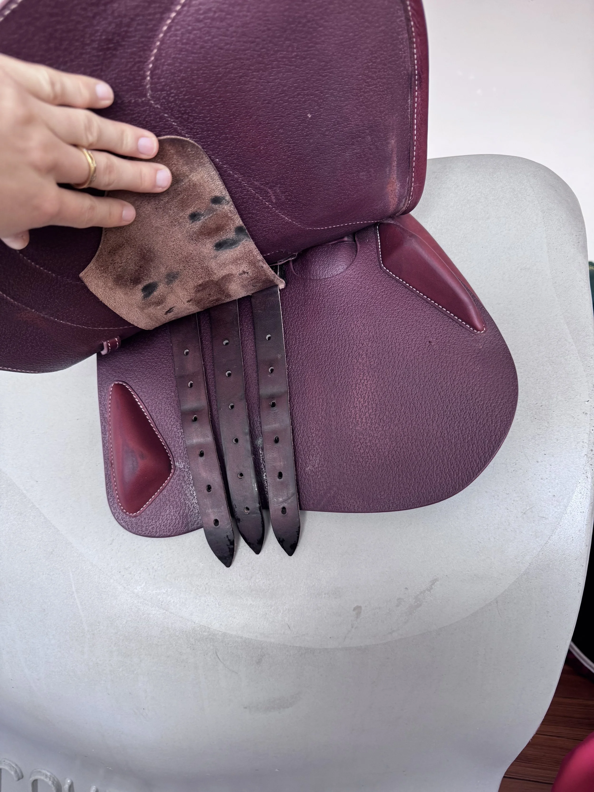 17.5" Devoucoux Biarritz S - 2022 - 1AA - Full Buffalo - Right Billets