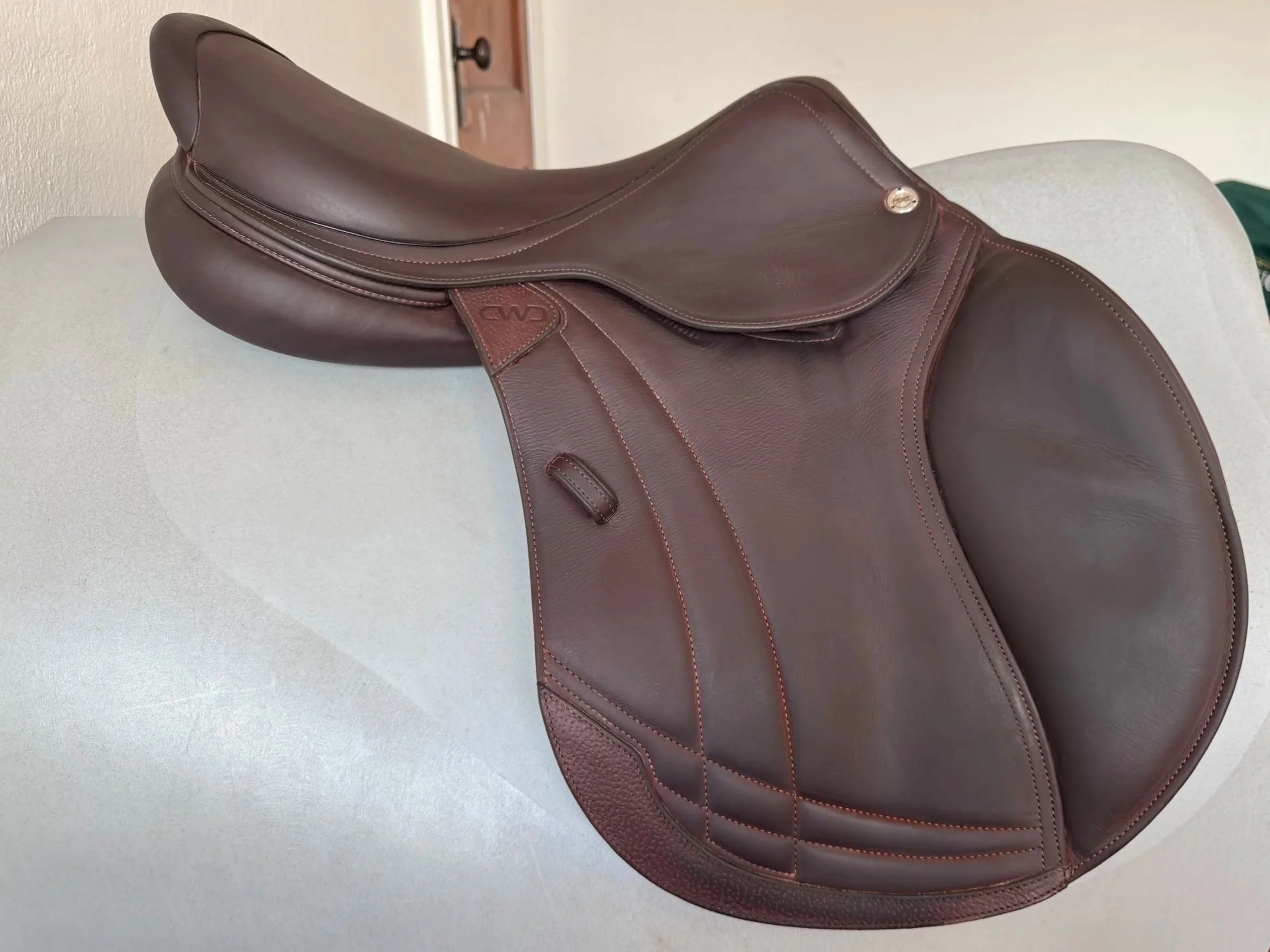 17.5" CWD SE39 Hunter Mademoiselle 2Gs Saddle - 2024 - 3CH - Full Buffalo - MINT - Right View 1
